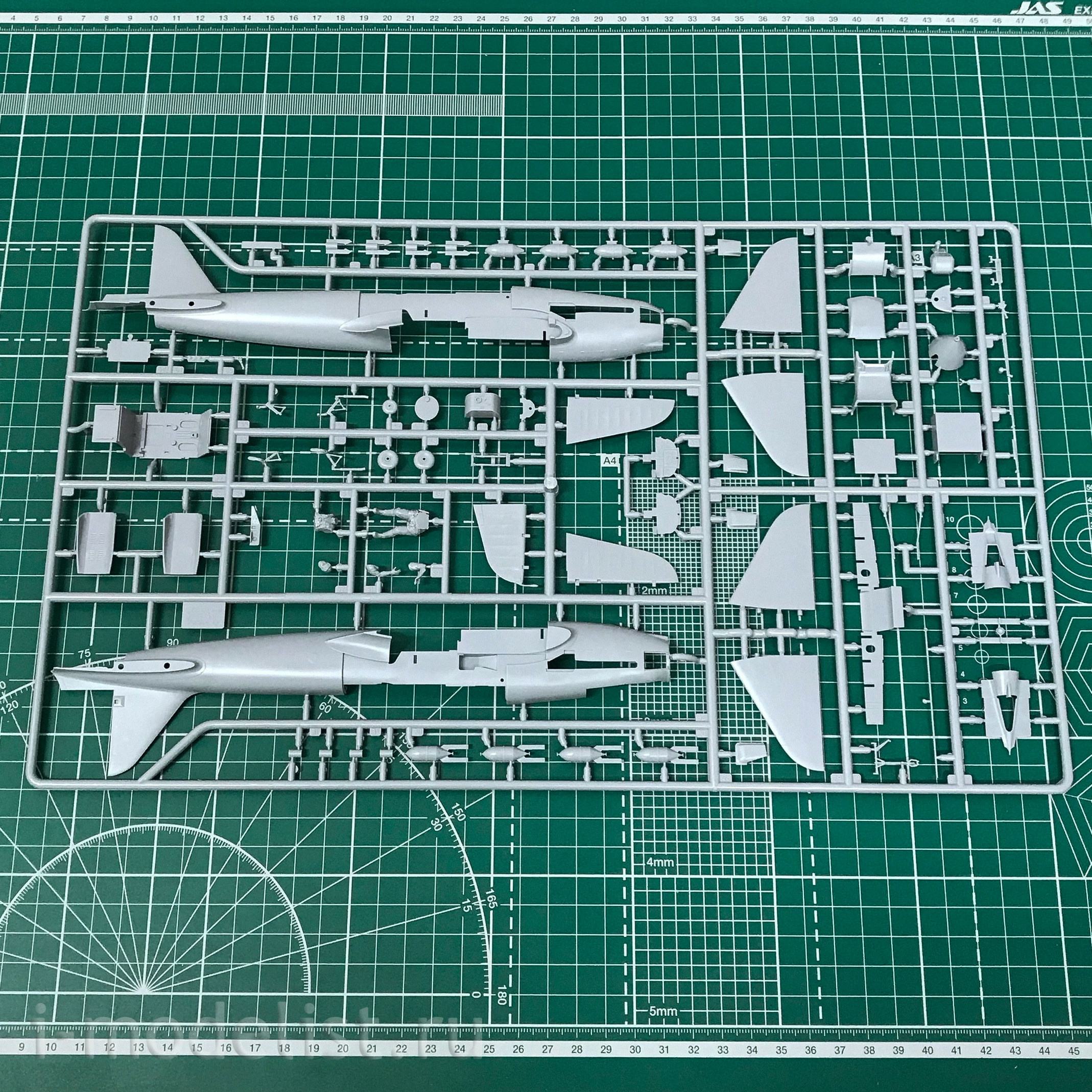 4825 Zvezda 1/48 Soviet Il-2 attack aircraft