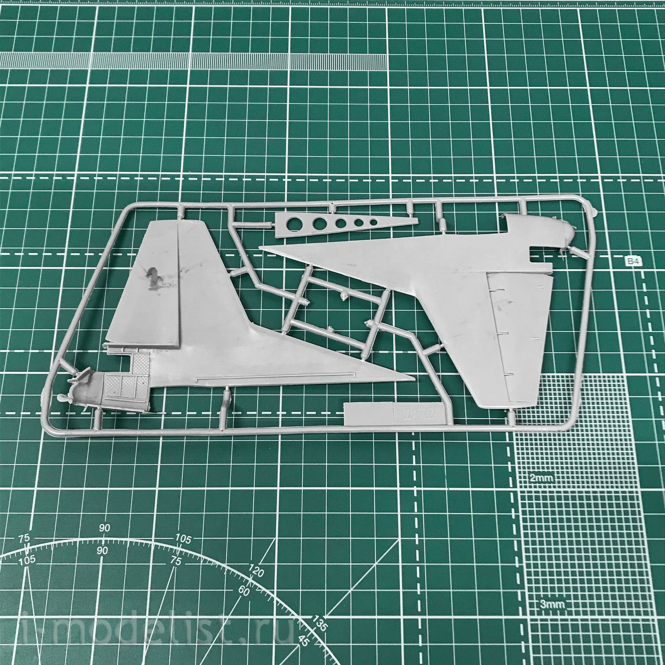 72141-01S Amodel 1/72 Antonov An-8 Vsu Tg-16 Nato code 