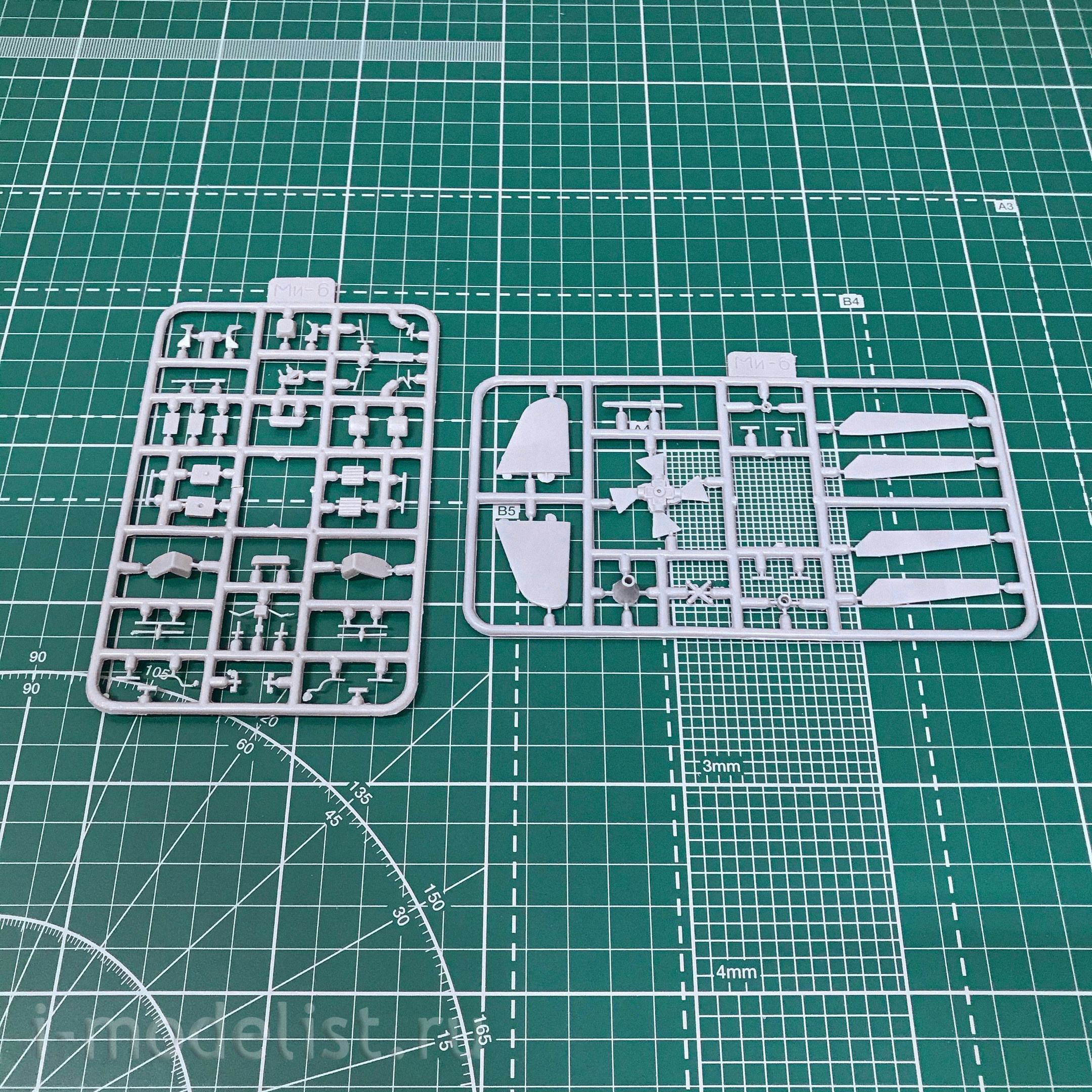 72131 Amodel 1/72 helicopter Miles (late series) 