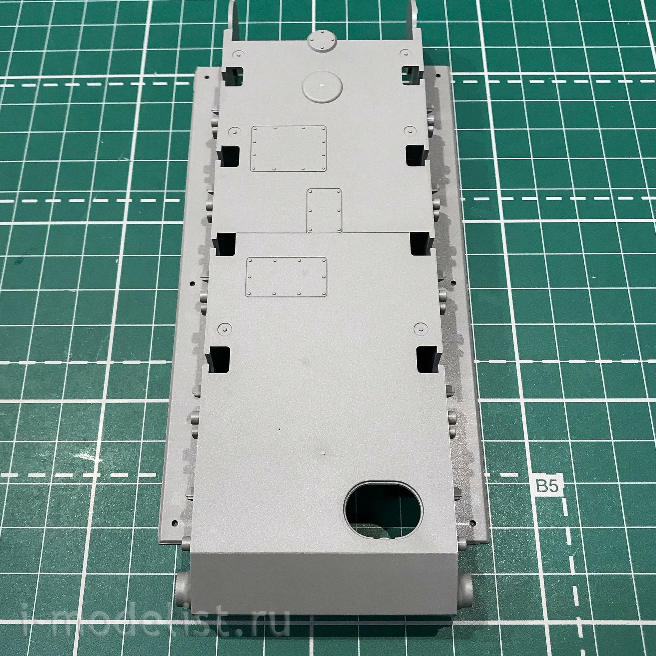BT-009 Border Model 1/35 34/76 tank with screens