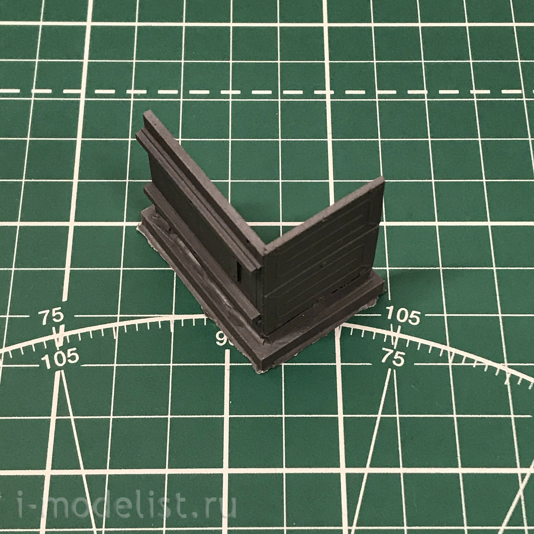 35008 GunTower Models 1/35 Soviet cargo scooter Kit 2 (booth)
