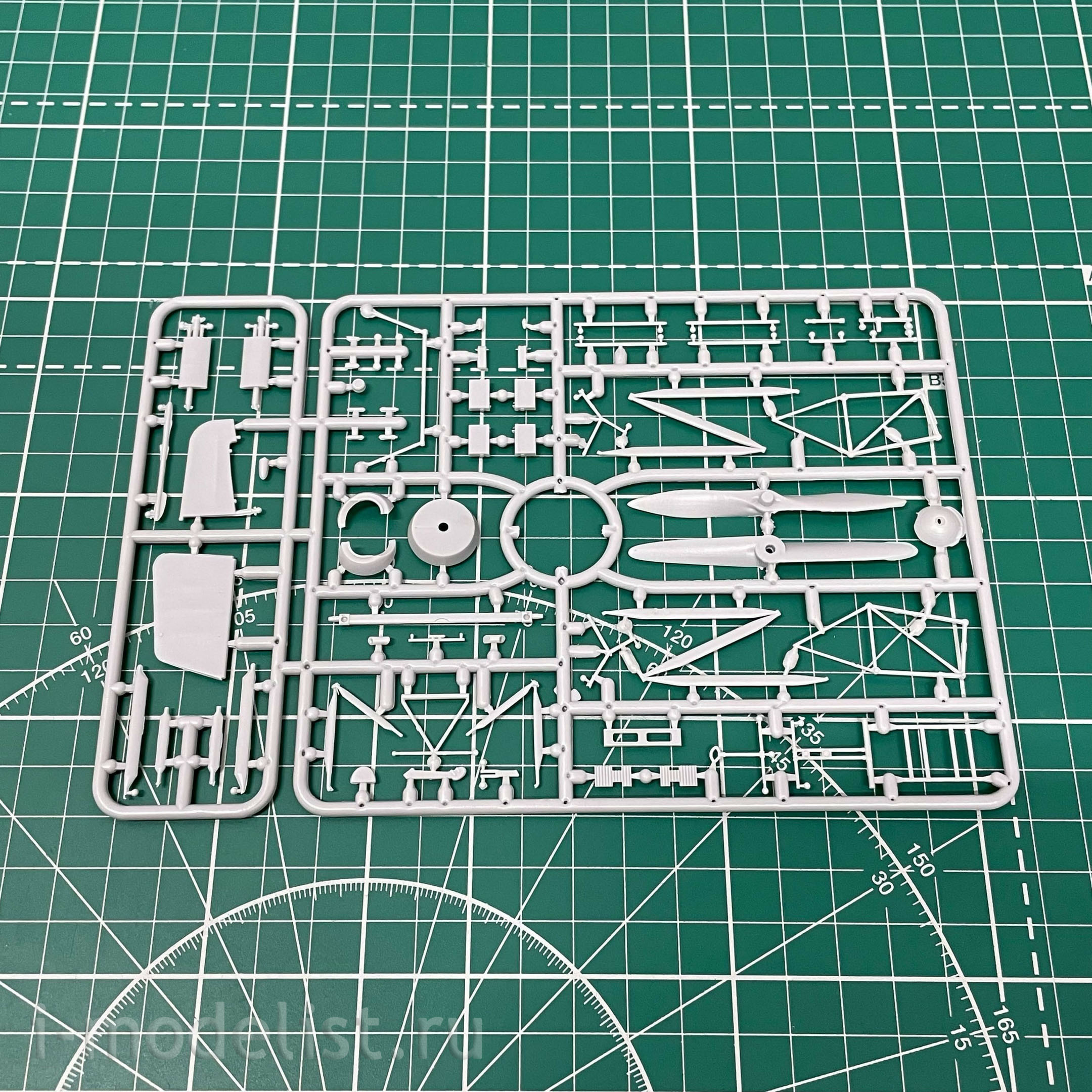48002 Armory 1/48 British Fairey Flycatcher Fighter Aircraft (late version)