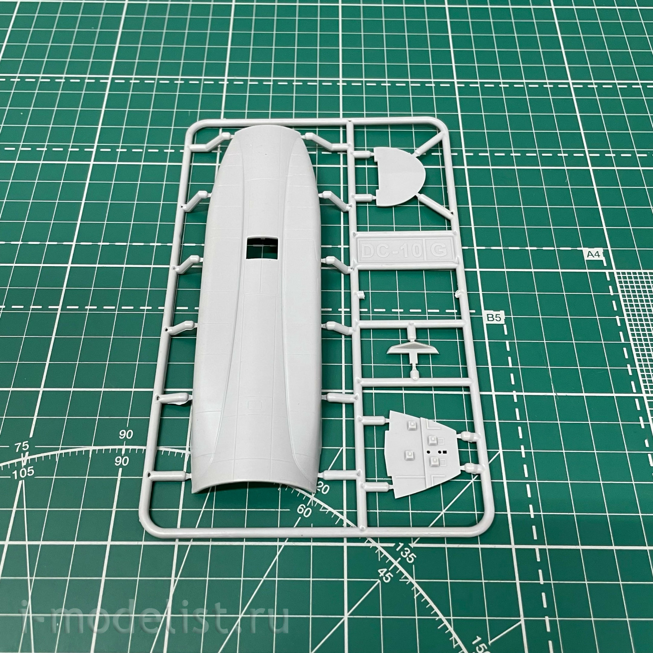 144-005 AMP 1/144 DC-10 Air Tanker Aircraft