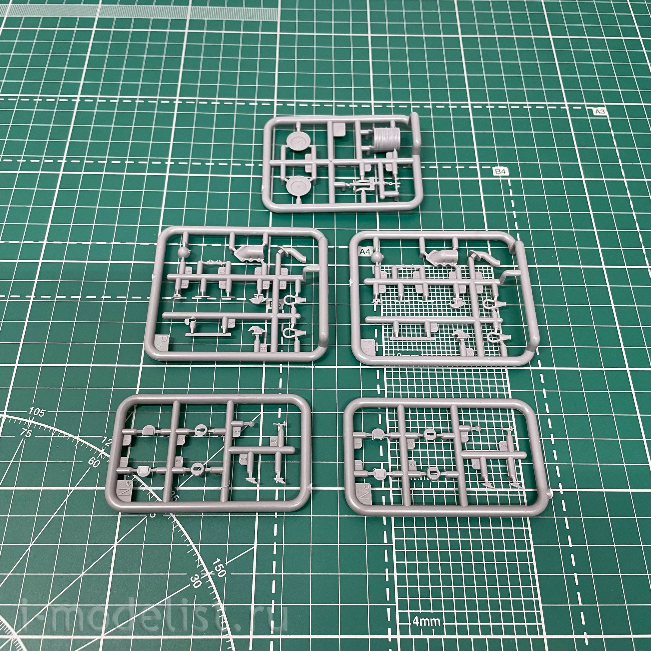 37075 MiniArt 1/35 Syrian 34/85 Tank