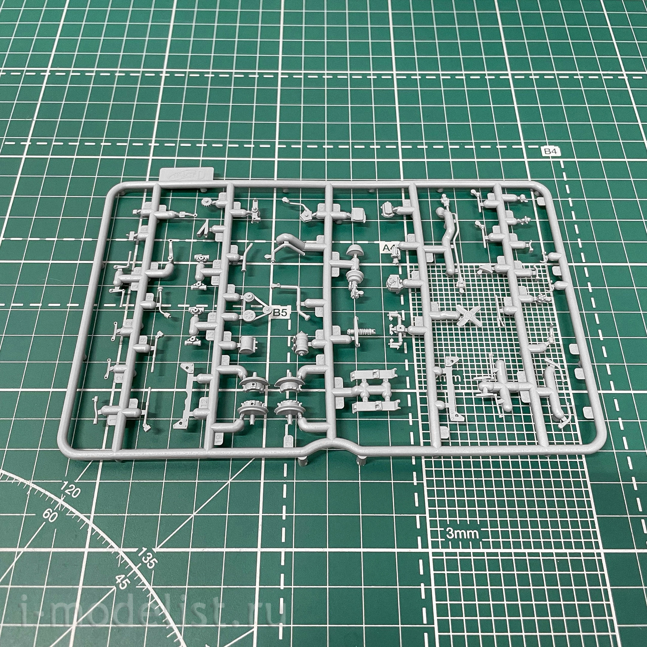 35593 ICM 1/35 Army Truck G7107 II MB