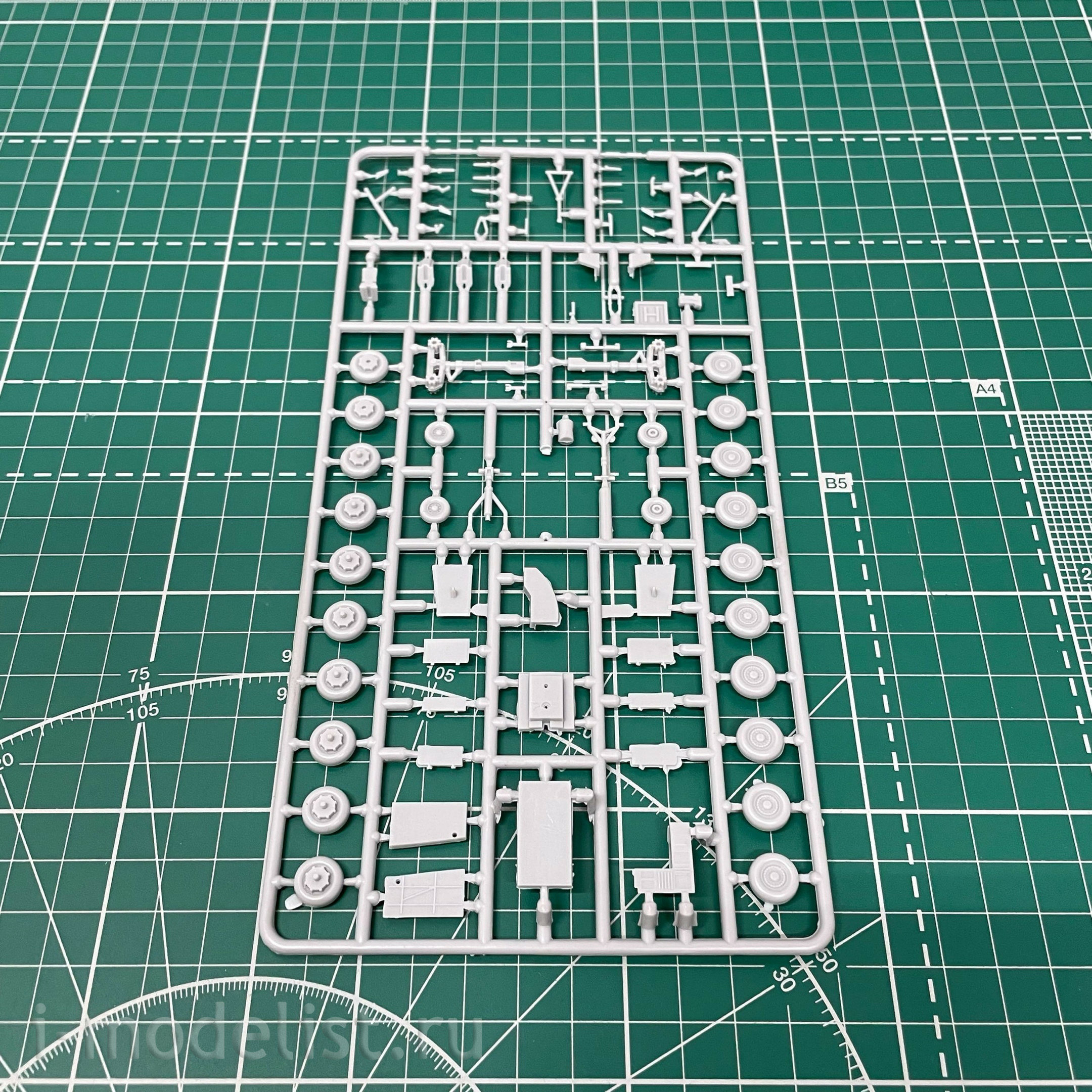 144-005 AMP 1/144 DC-10 Air Tanker Aircraft