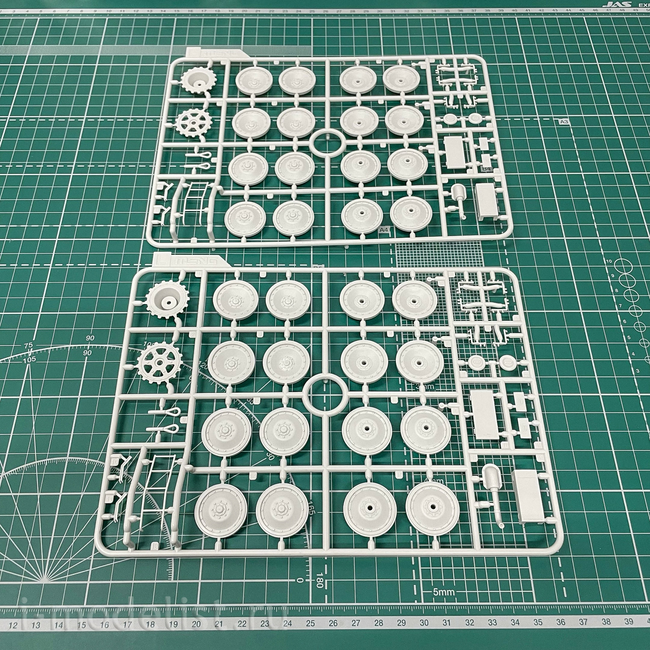 TS-046 Meng 1/35 Tank Sd.Kfz. 171 Panther Ausf. A (Early)