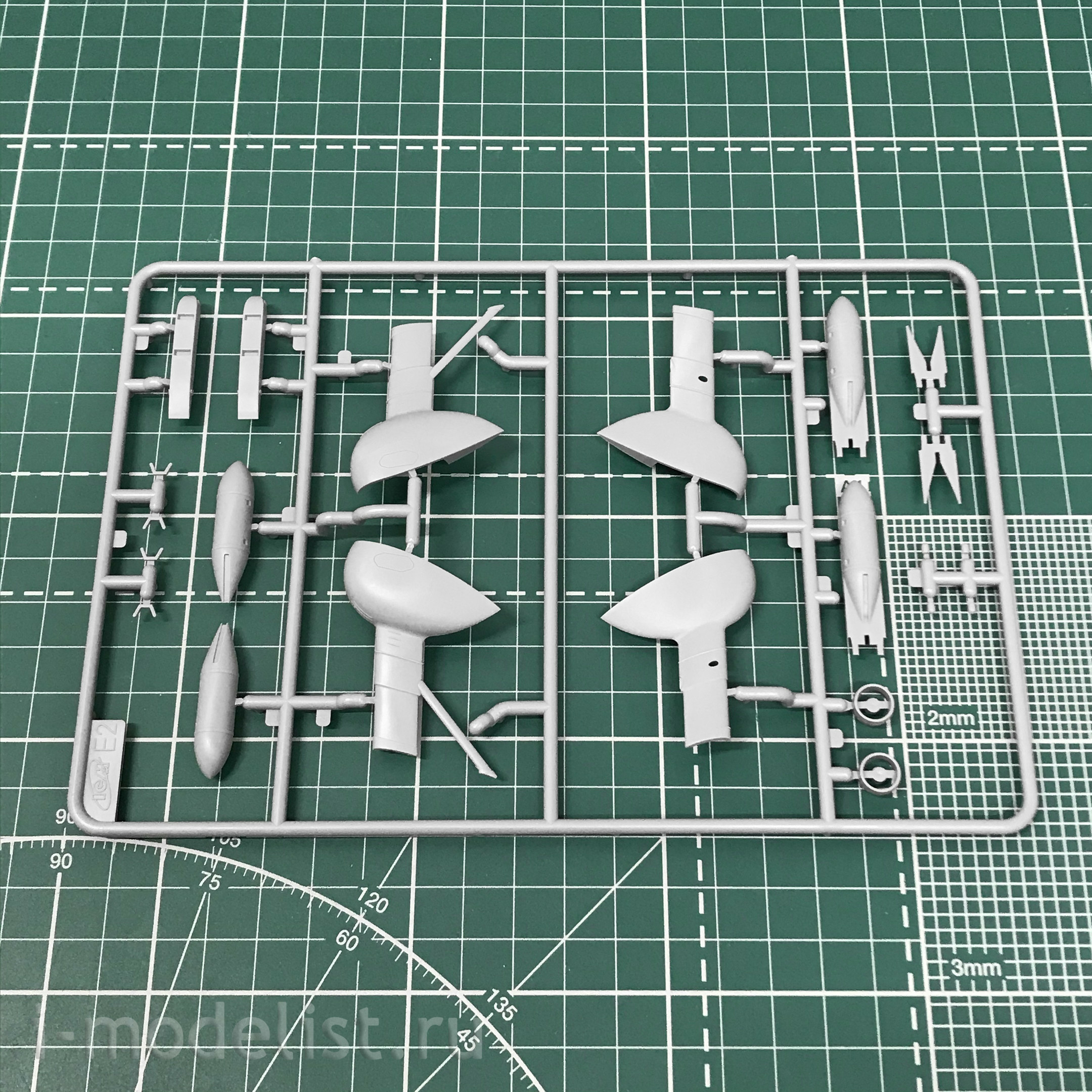 32020 ICM 1/32 Scale model Italian Fighter CR. 42 Falco