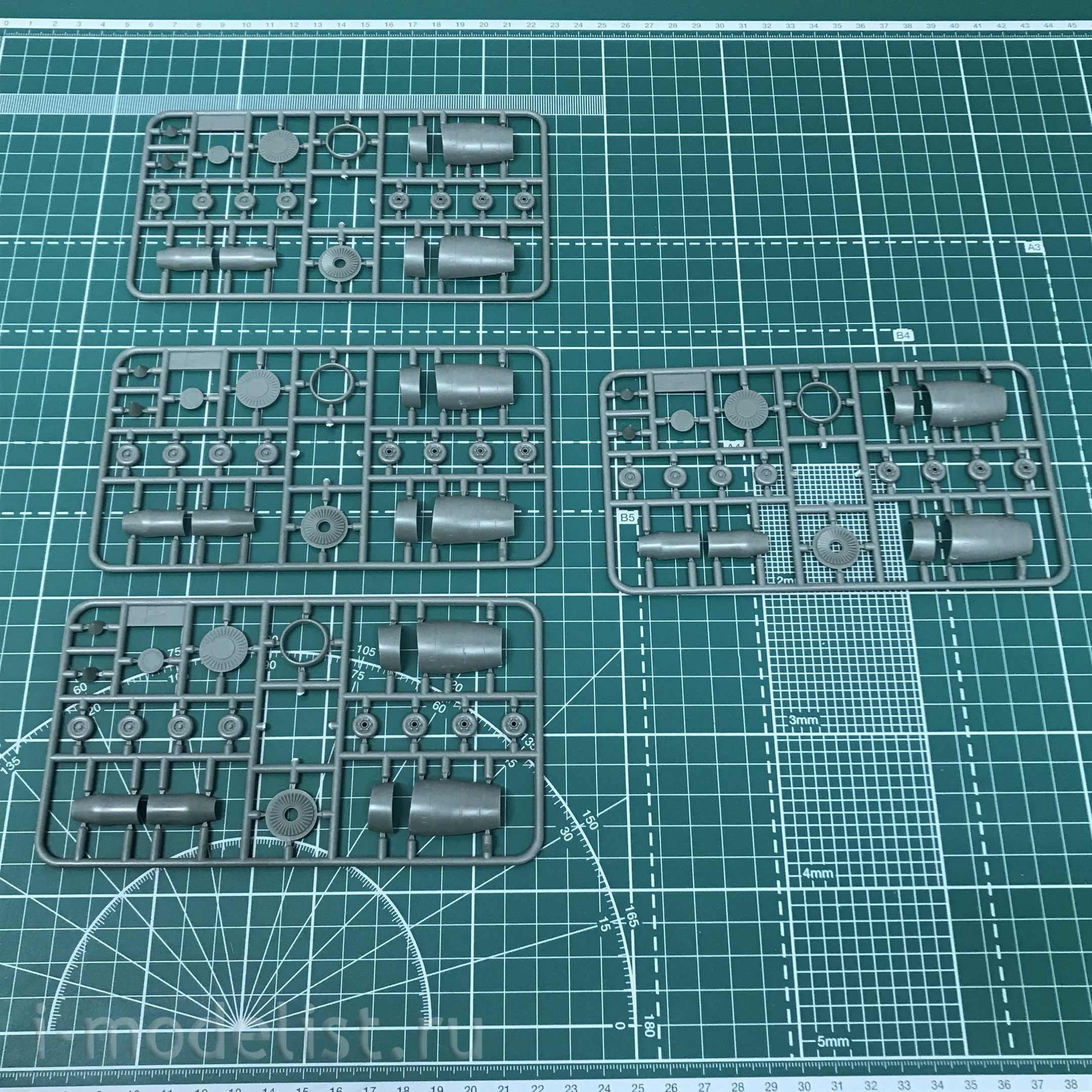 2136 Takom 1/35 Anti-aircraft missile system Russian Navy SA-N-7 'Gadlfy' & SA-N-12 'Grizzly' SAM