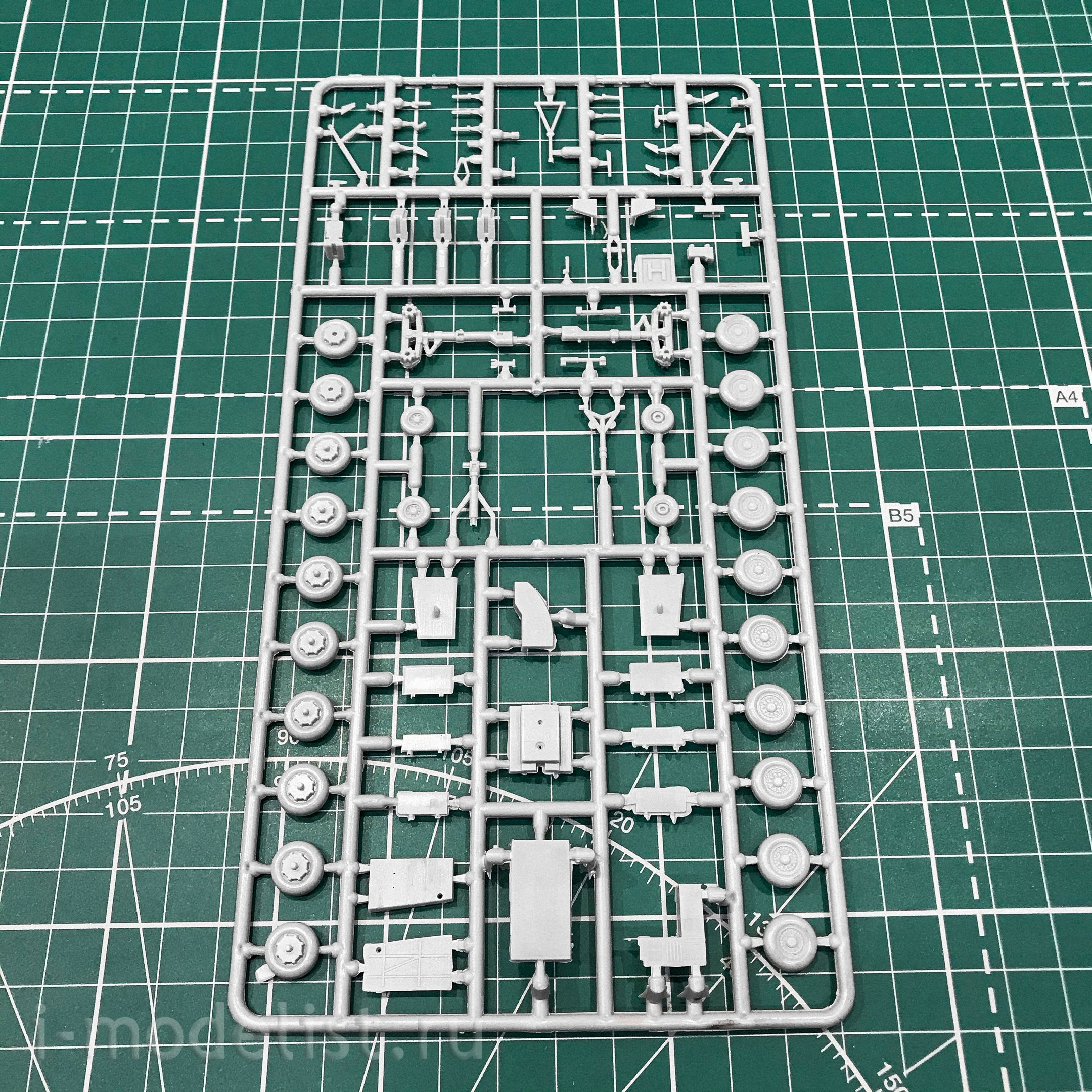 144107 Orient Express 1/144 Passenger Airliner MD-11 GE AMERICAN AIRLINES