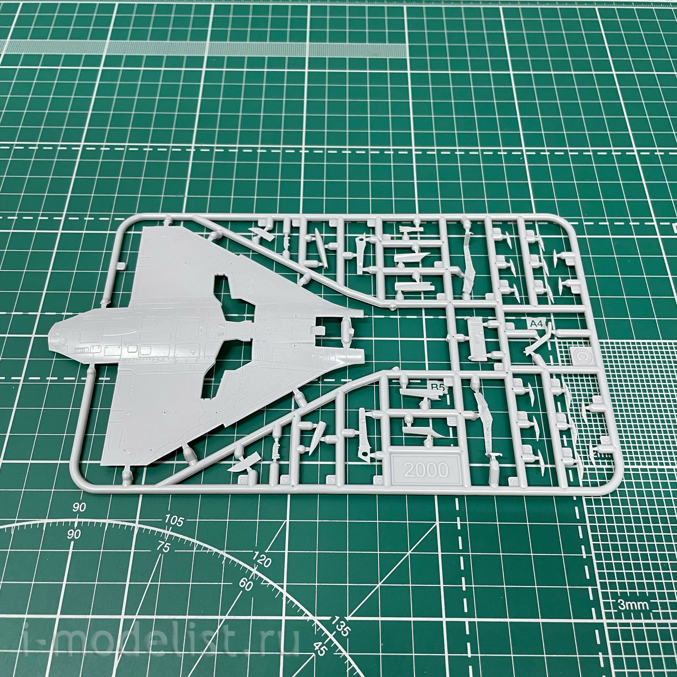 72073 ModelSvit 1/72 Mirage 2000C Fighter