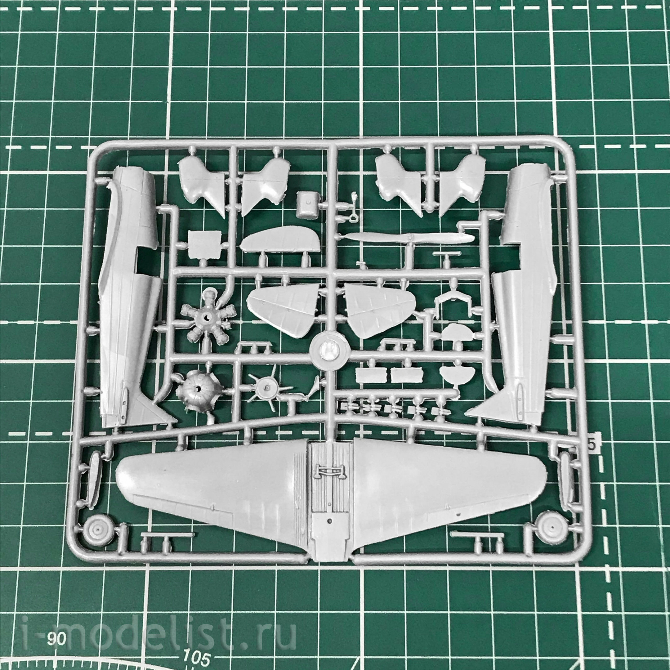 72002 southern front 1/72 ut-1 Aircraft