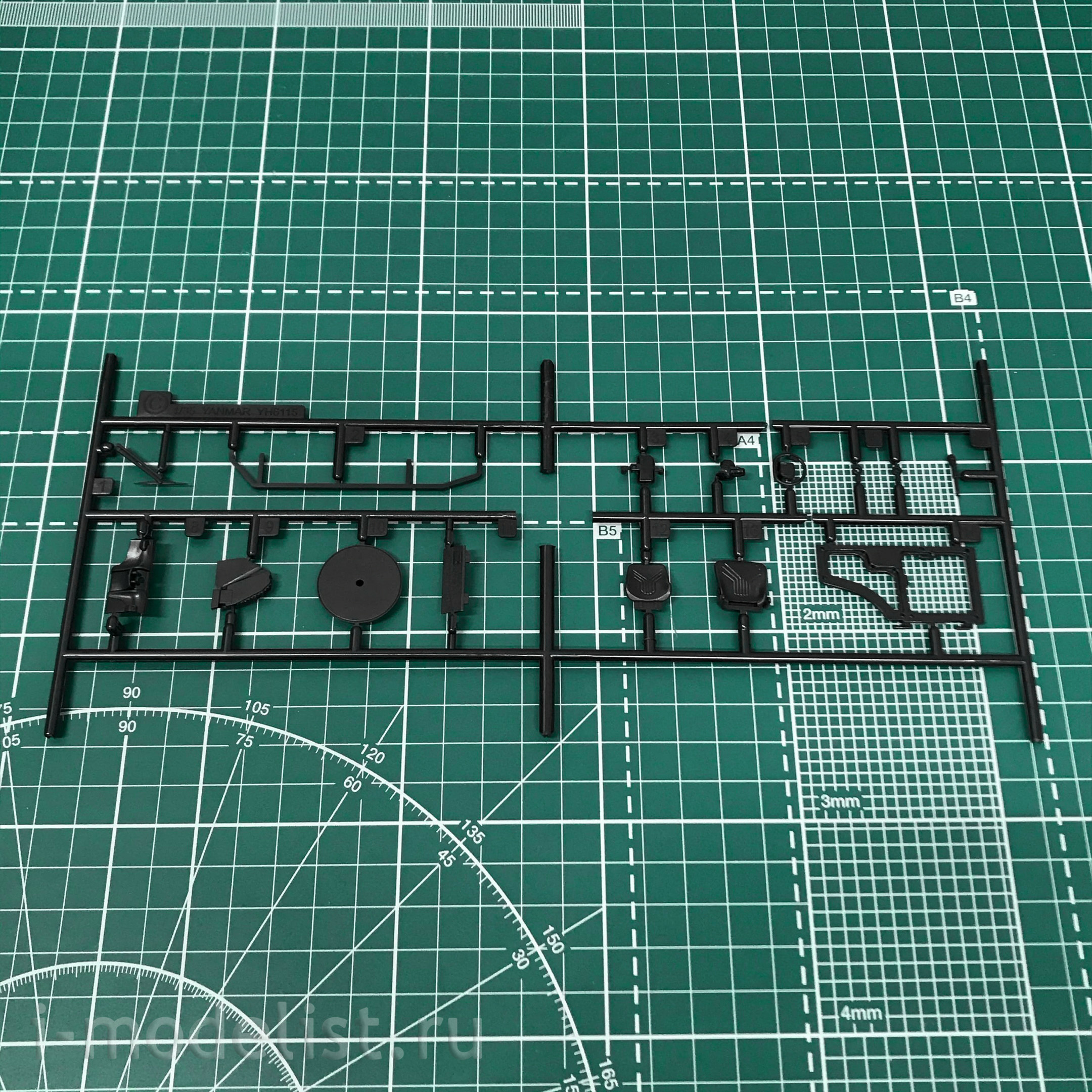 66007 Hasegawa 1/35 rice Harvester, crawler Yanmar YH6115