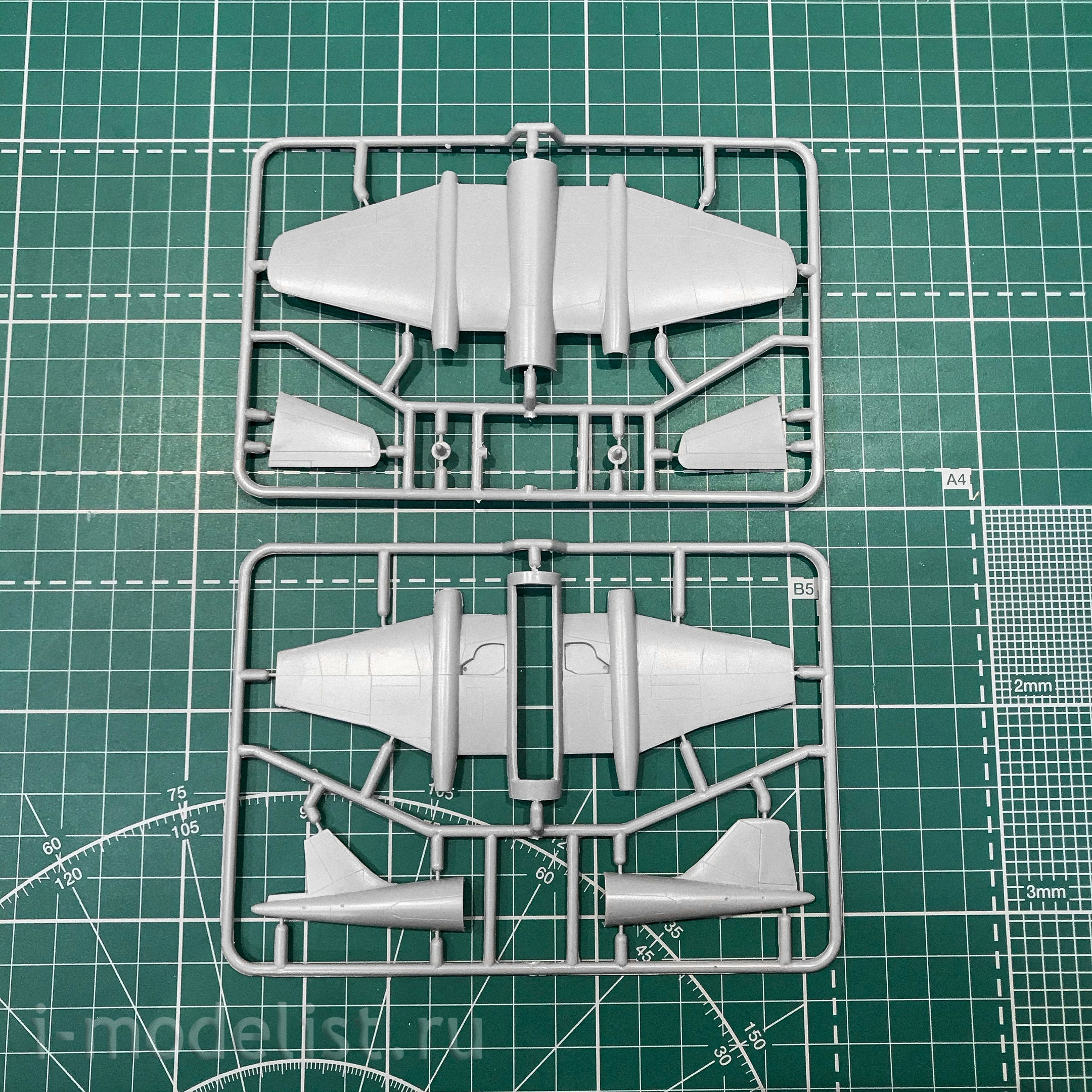 1428 Amodel 1/144 EE Canberra b Mk.20/62 Aircraft