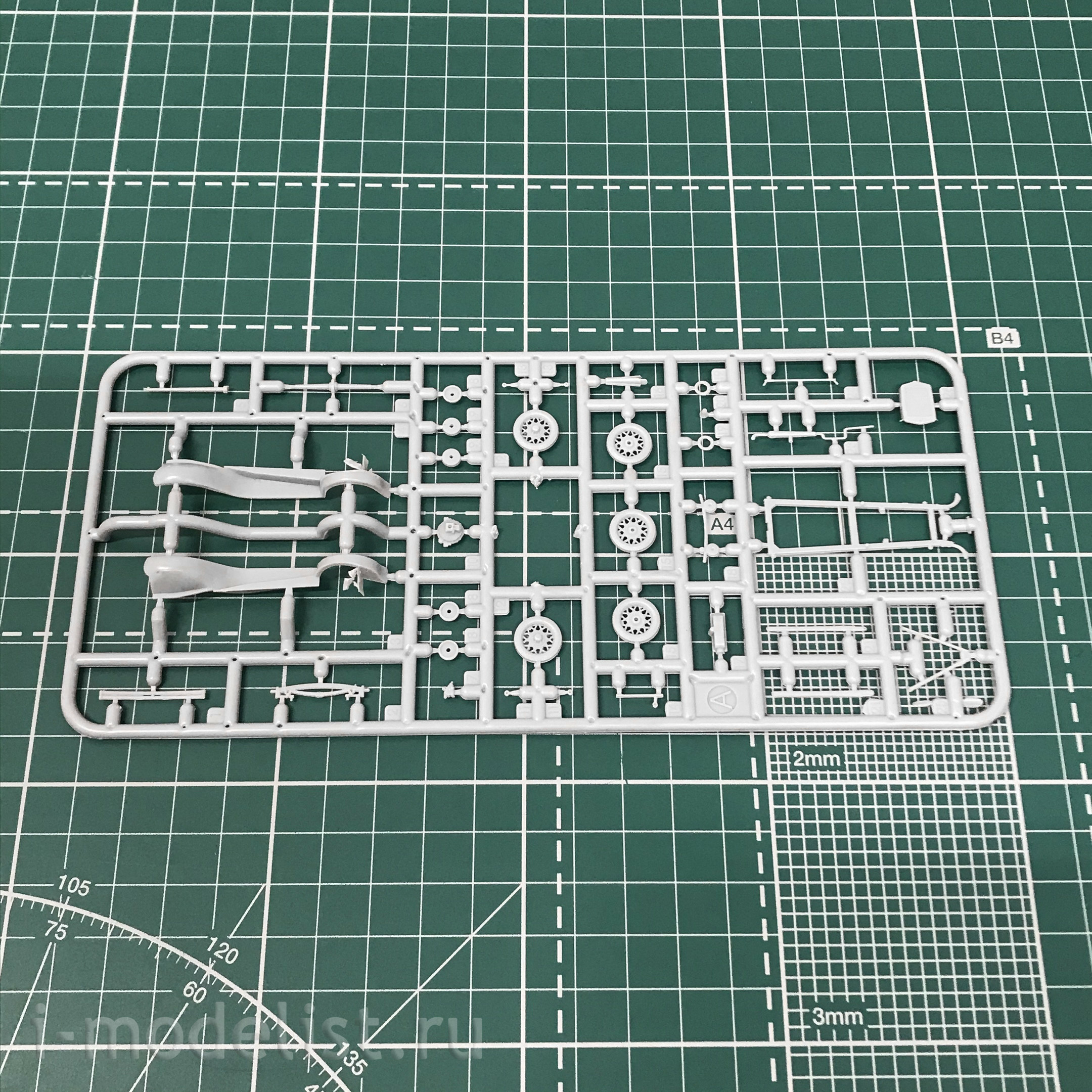72113 Zebrano 1/72 Armored Car D-8