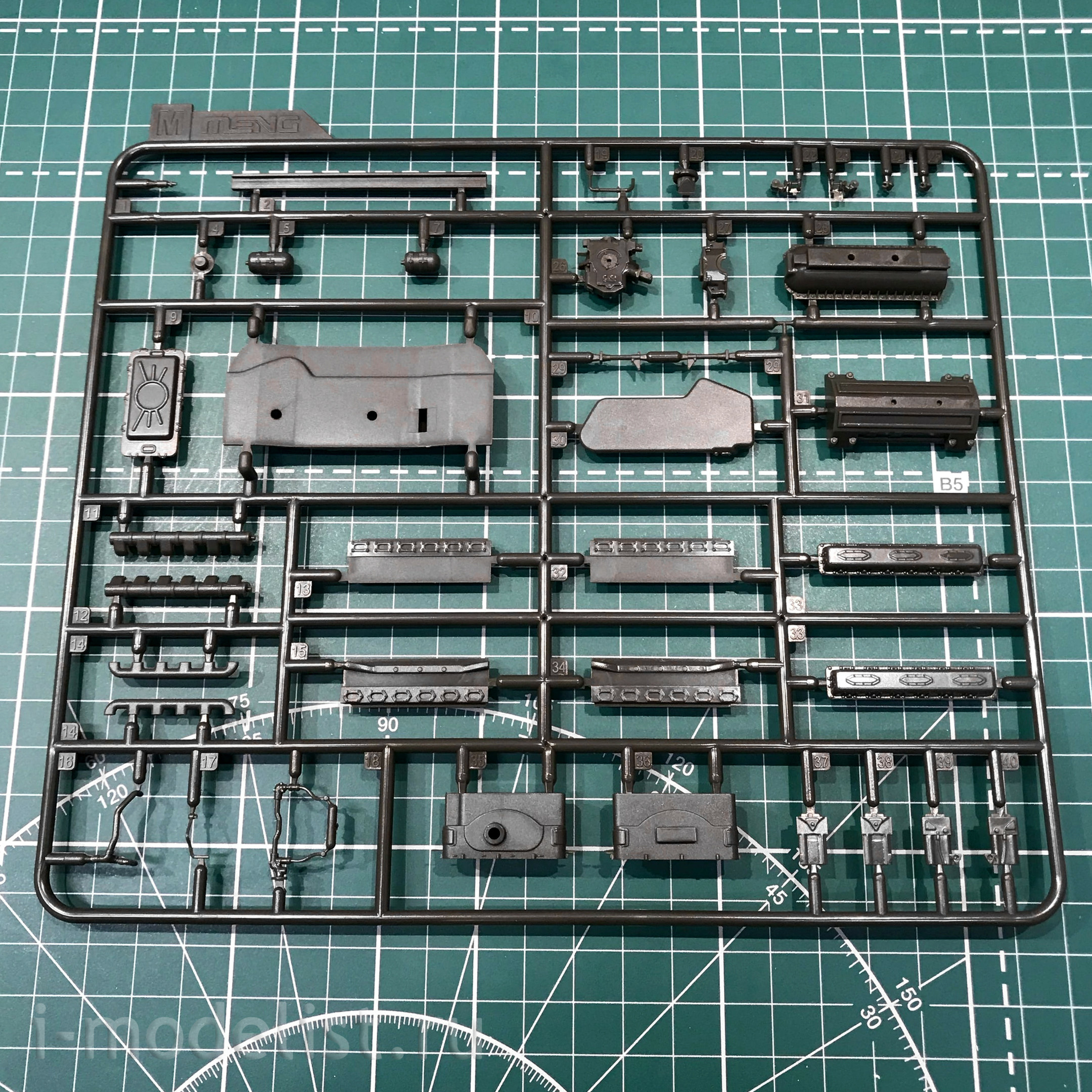ES-005 Meng 1/35 Russian T-90A main battle tank, Special version (under license from UVZ)