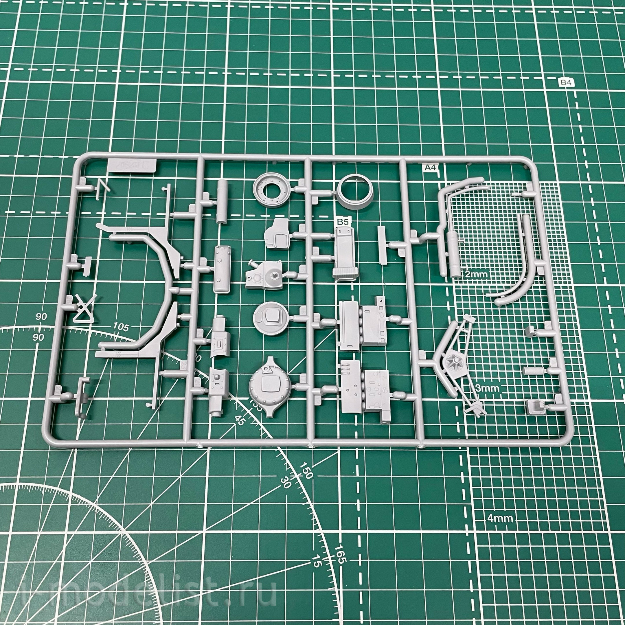35600 ICM 1/35 British Truck Leyland Retriever General II MB
