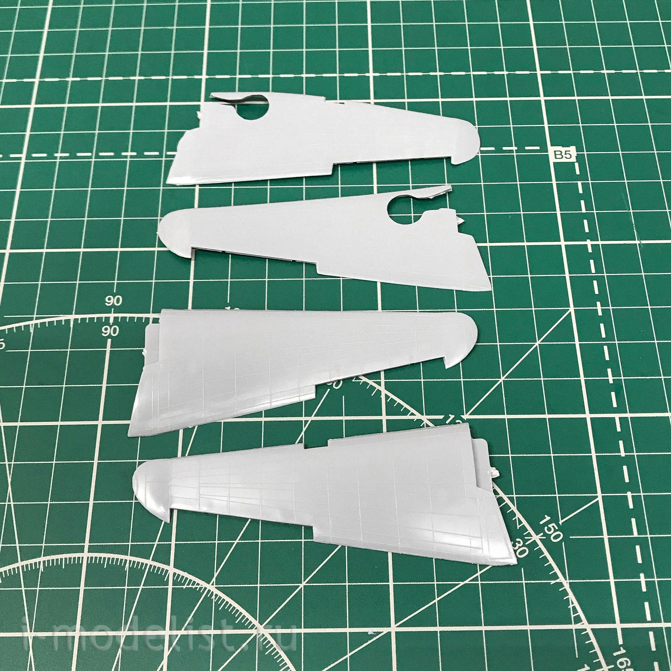 72011 ARK models 1/72 carrier-based bomber, “Skua”