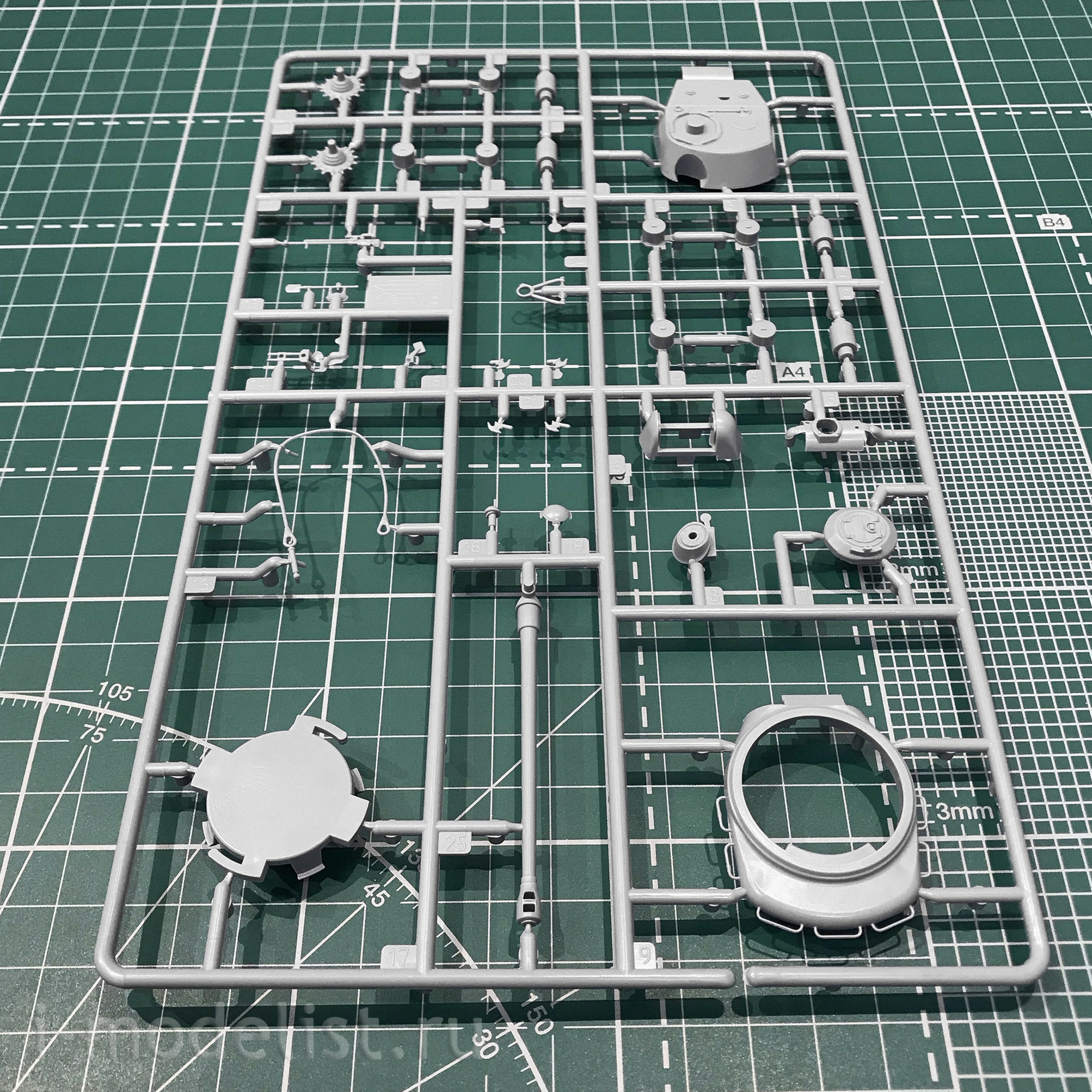 5011 Zvezda 1/72 Soviet heavy tank is-2