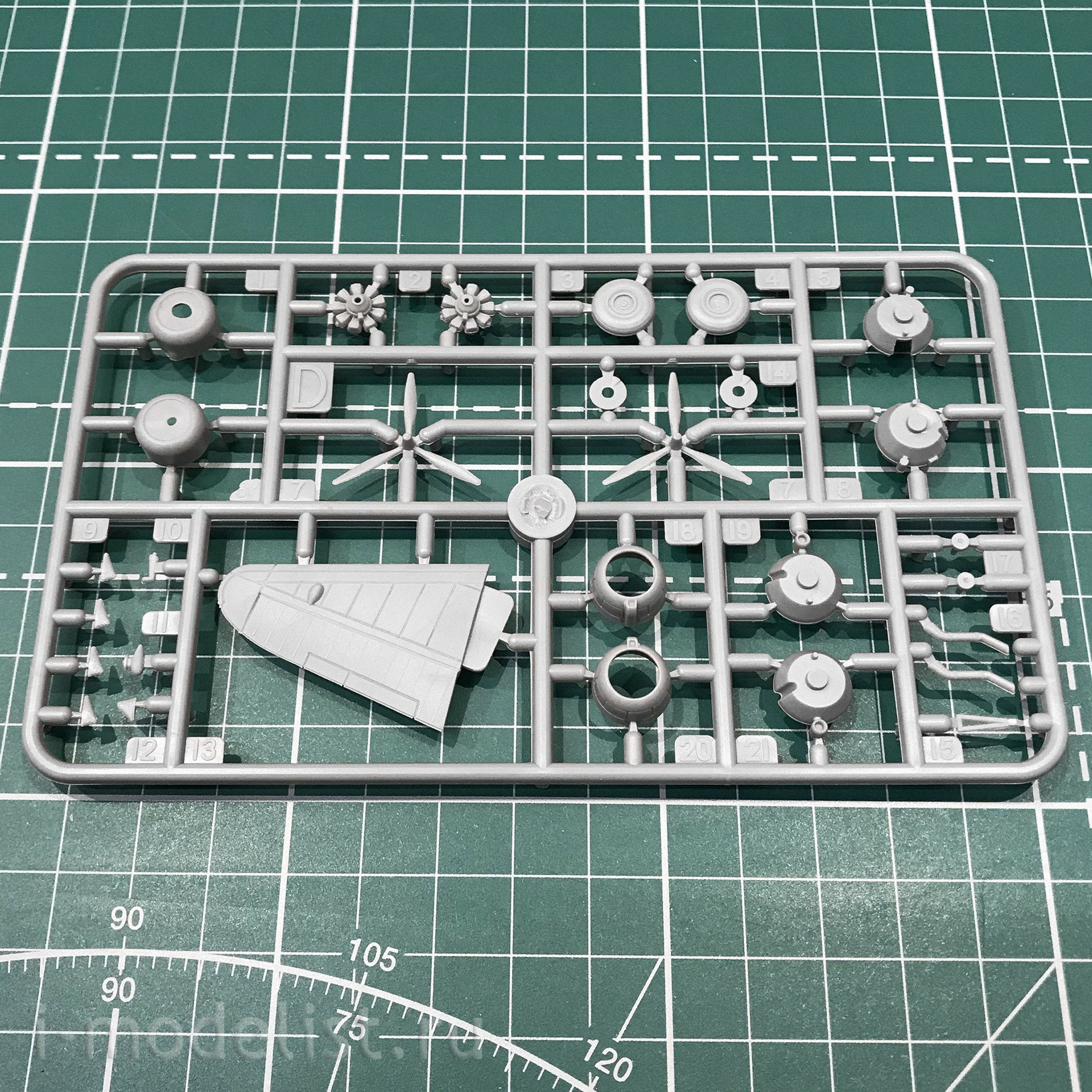 339 Roden 1/144 Boeing 307 Stratoliner (TWA SA-307B)