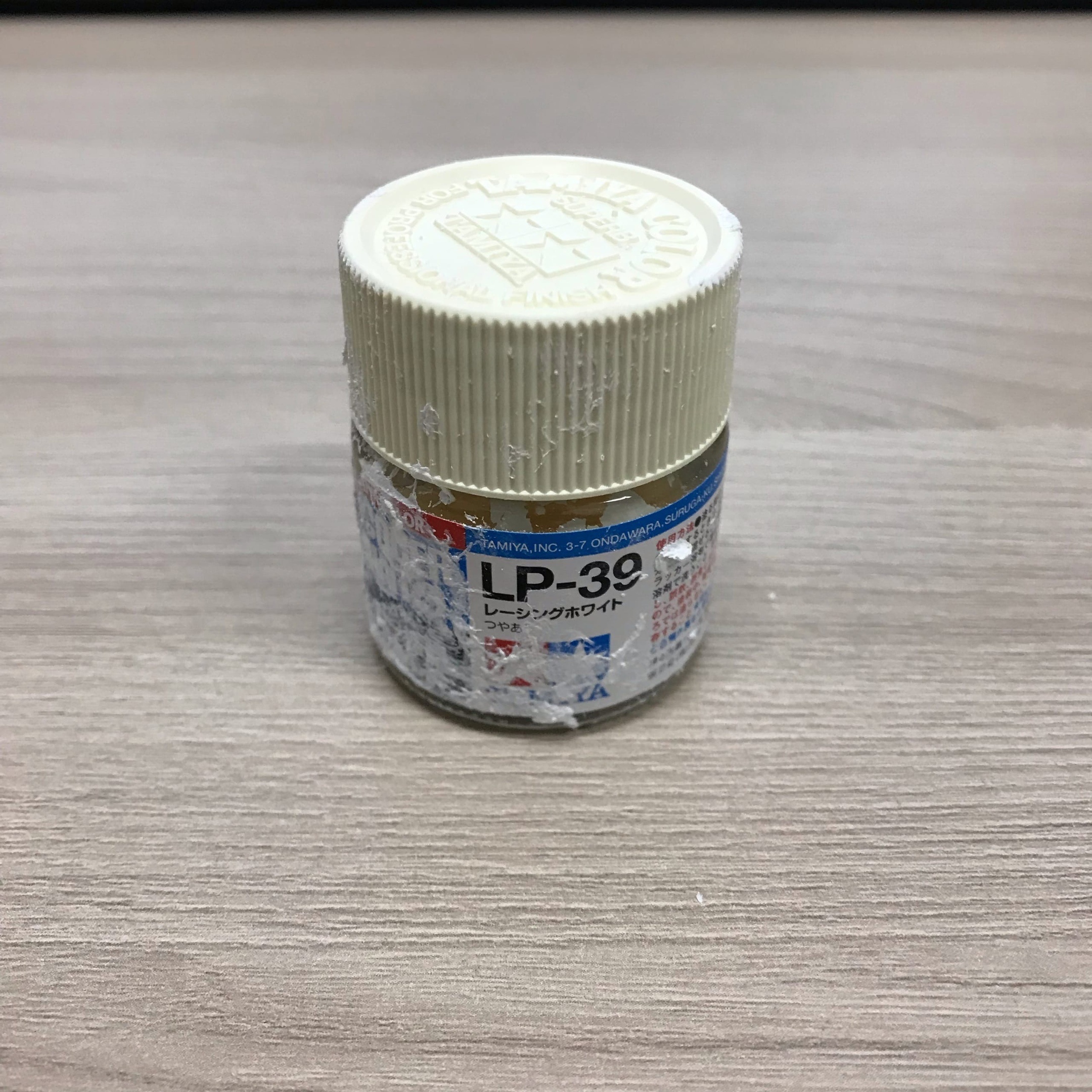 82139X Tamiya LP-39 Racing White (Racing white) varnish paint, 10 ml.