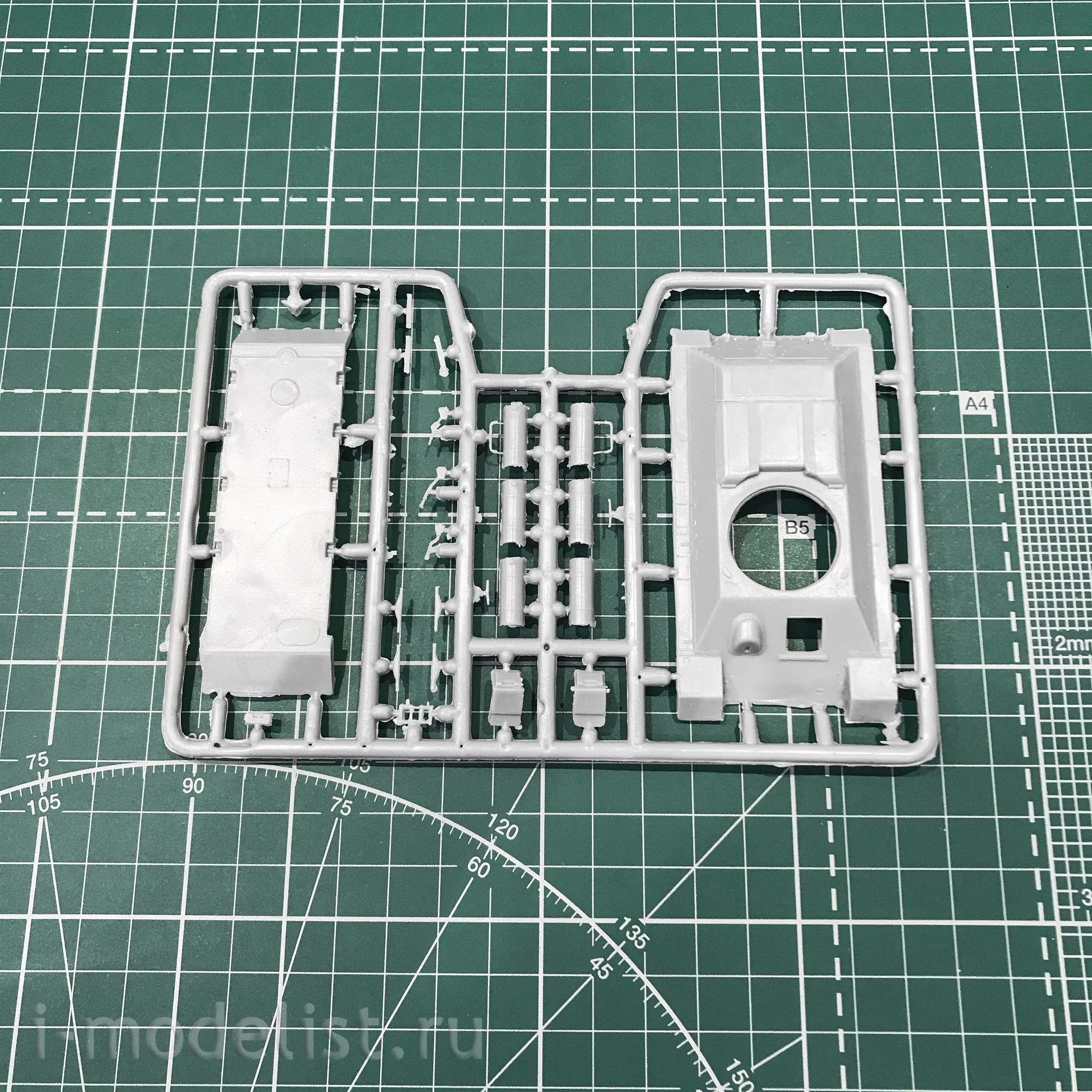 7210 Military Wheels 1/72 Tank 34/85 tank on NVA type 63