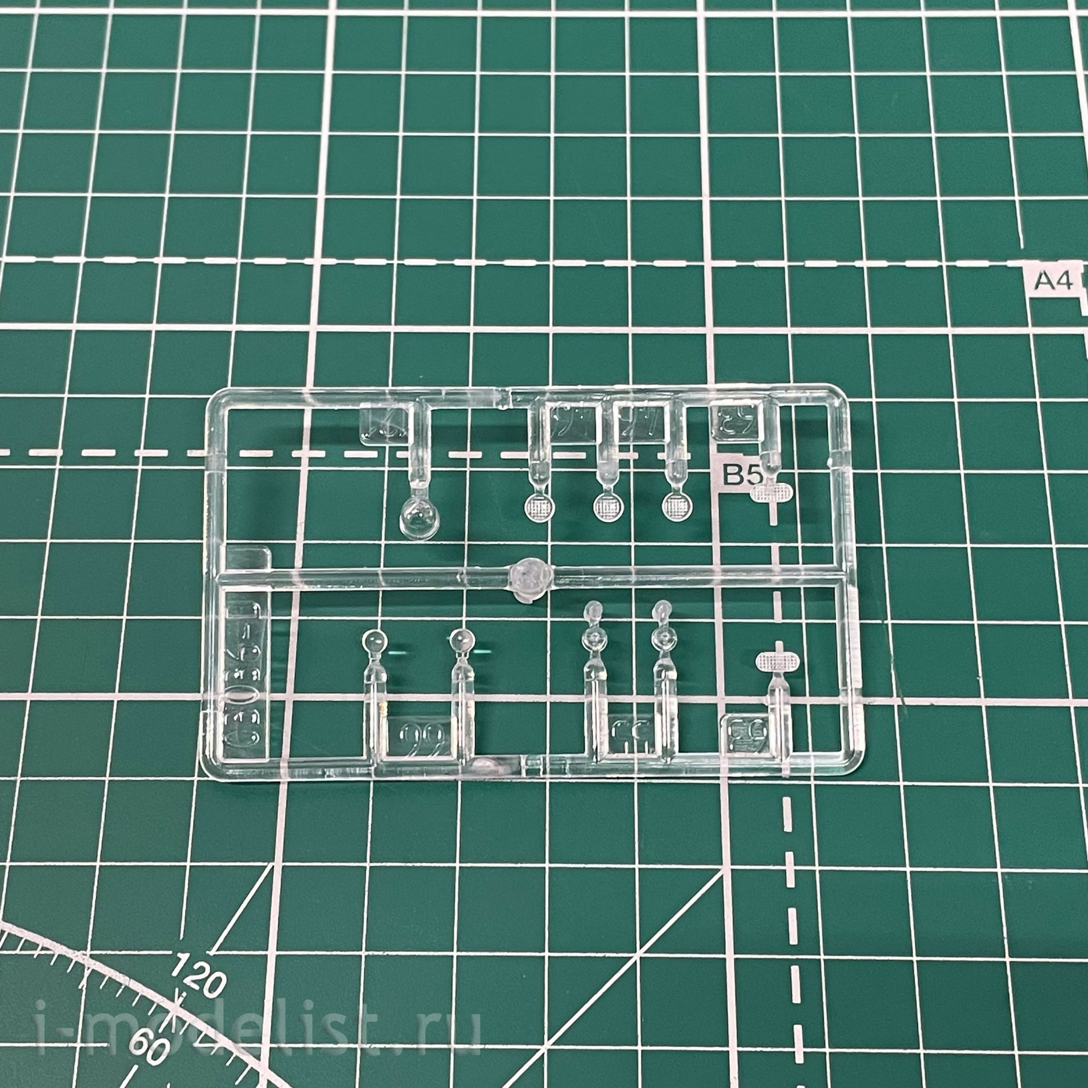 03321 Revell 1/35 Combat reconnaissance vehicle 
