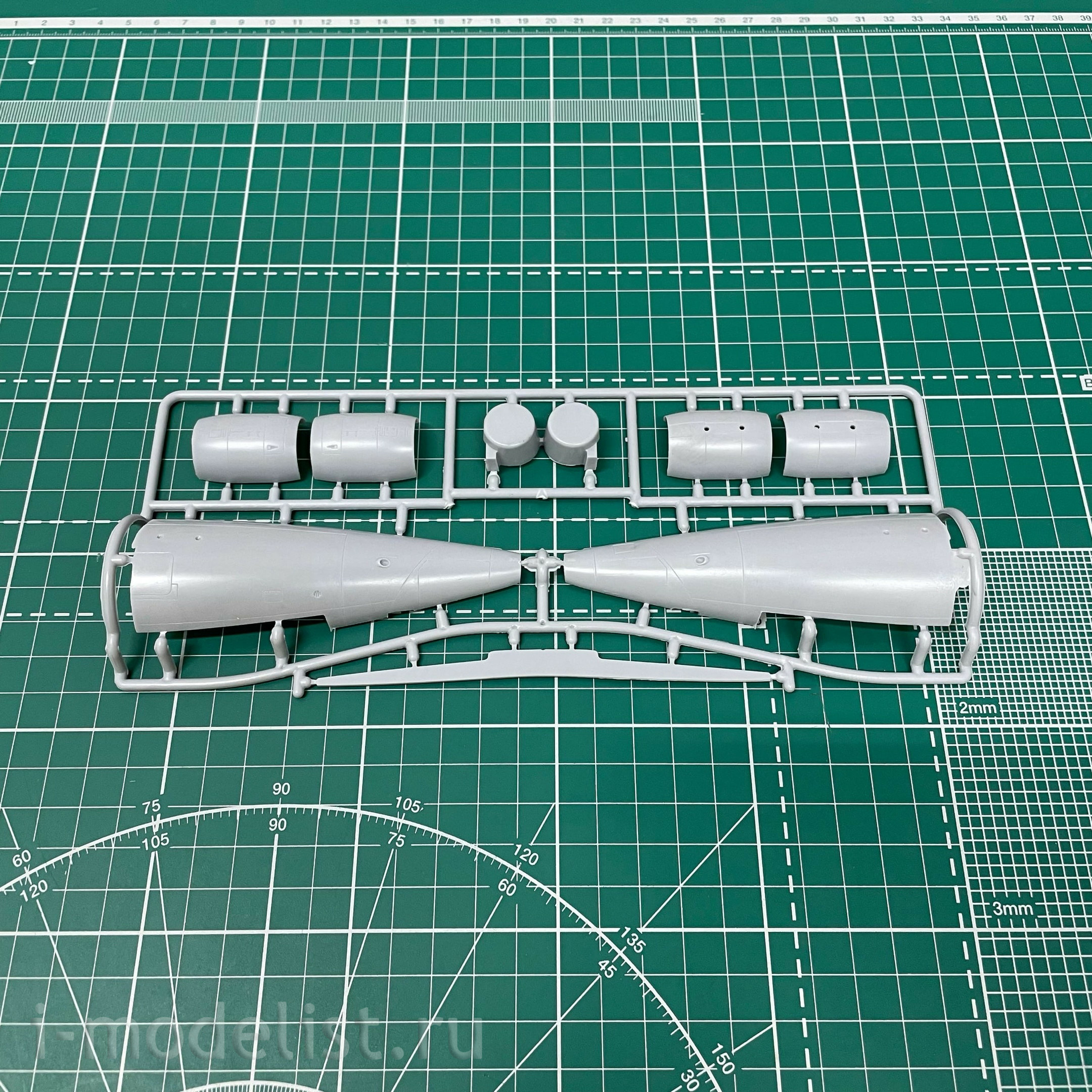 BPK7215 BPK 1/72 Bombardier CRJ-700 American Eagle Aircraft