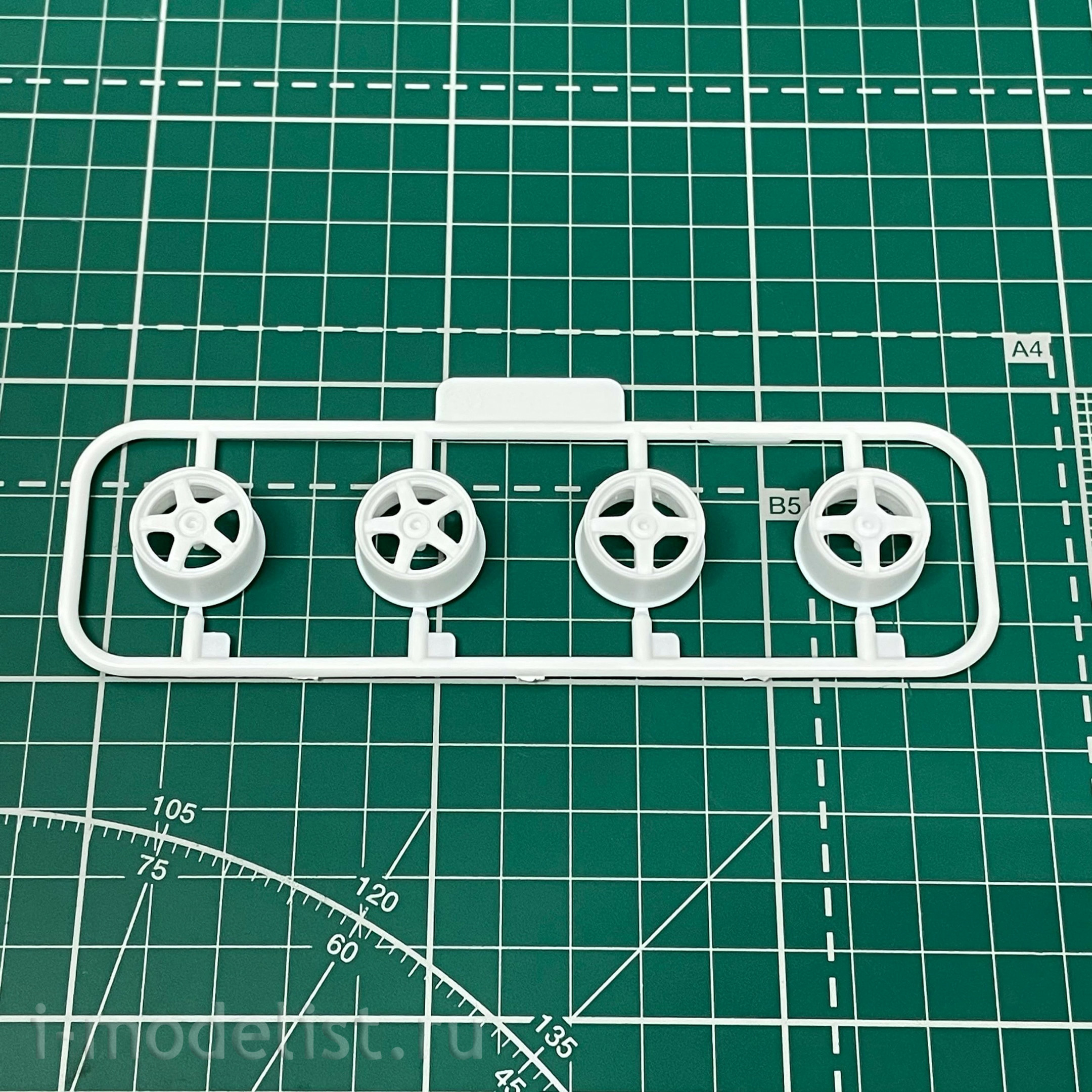 PN24016 NuNu 1/24 Toyota Corolla Levin AE92 '89 SPA 24 HOURS