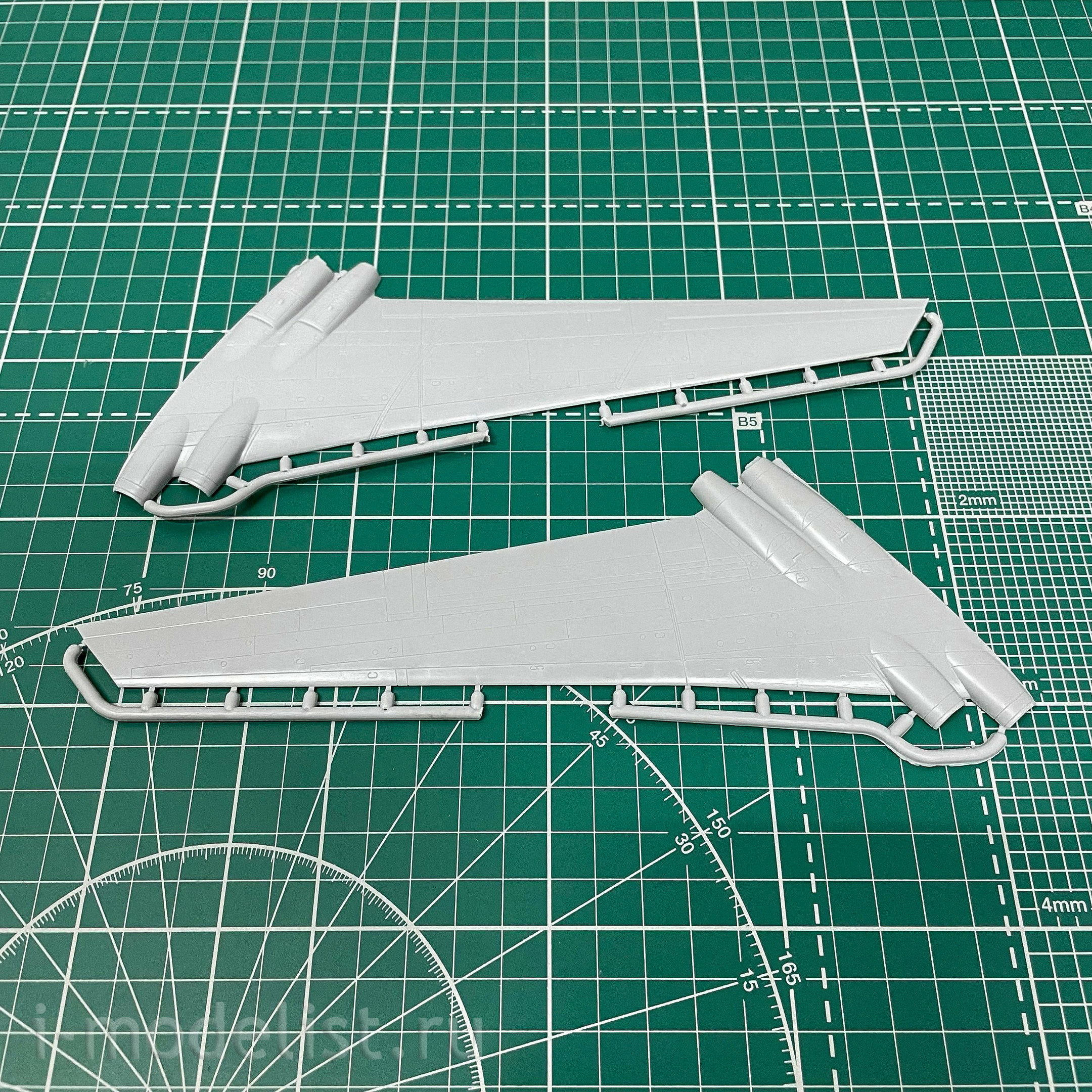 144-032 Microcosm 1/144 Myasishchev 3MS aircraft (NATO Bison-B)