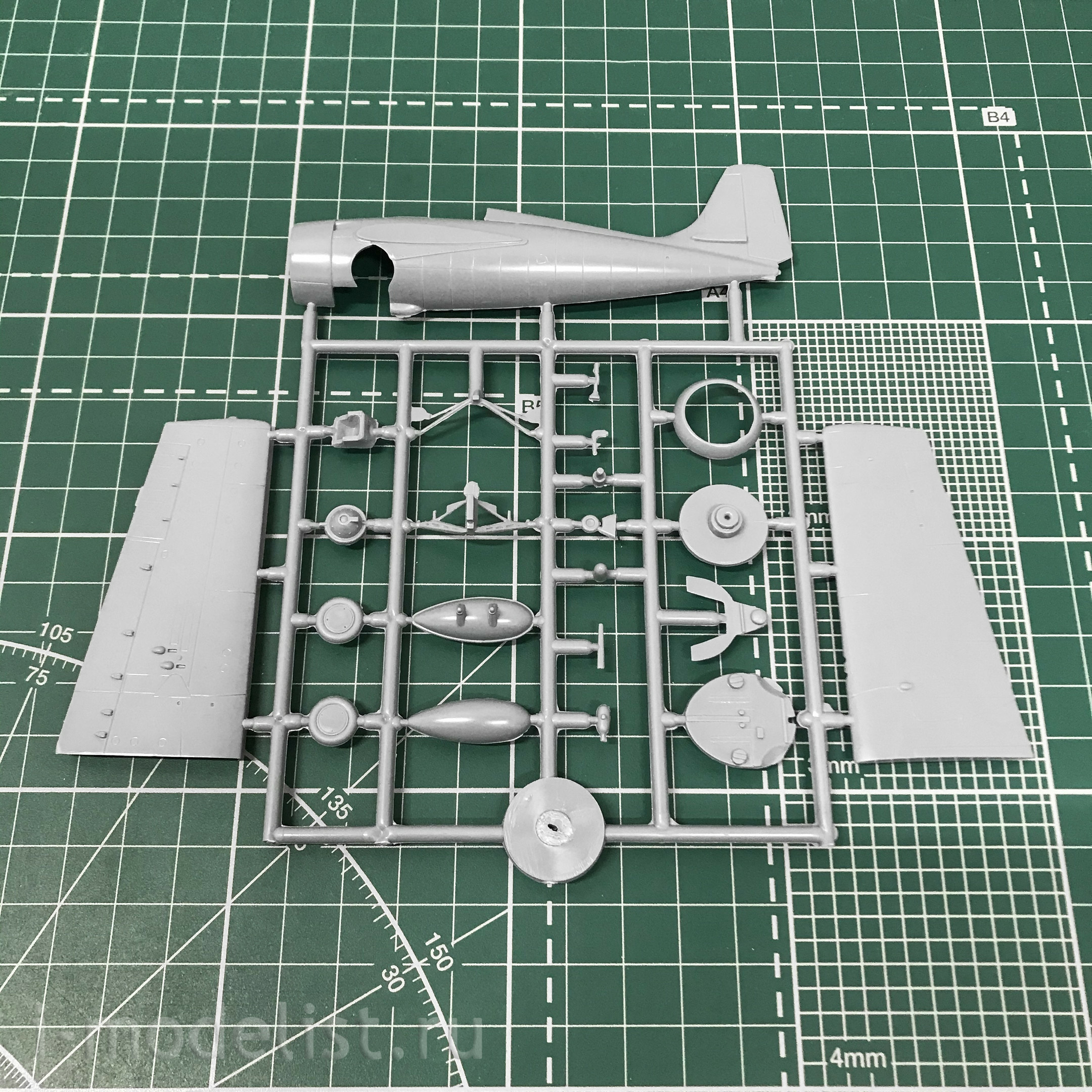 ADM7213 AZ Model 1/72 Grumman FM-2 USN