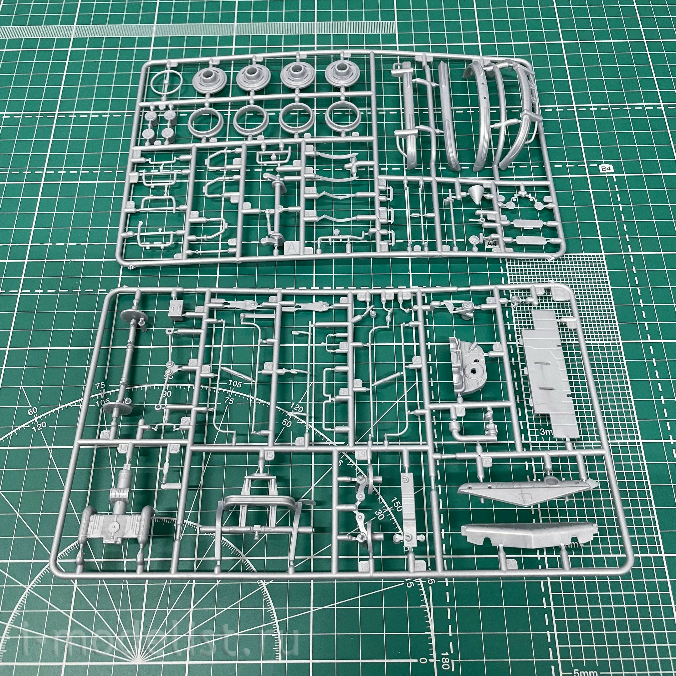 07675 Revell 1/24 Bus VW T1
