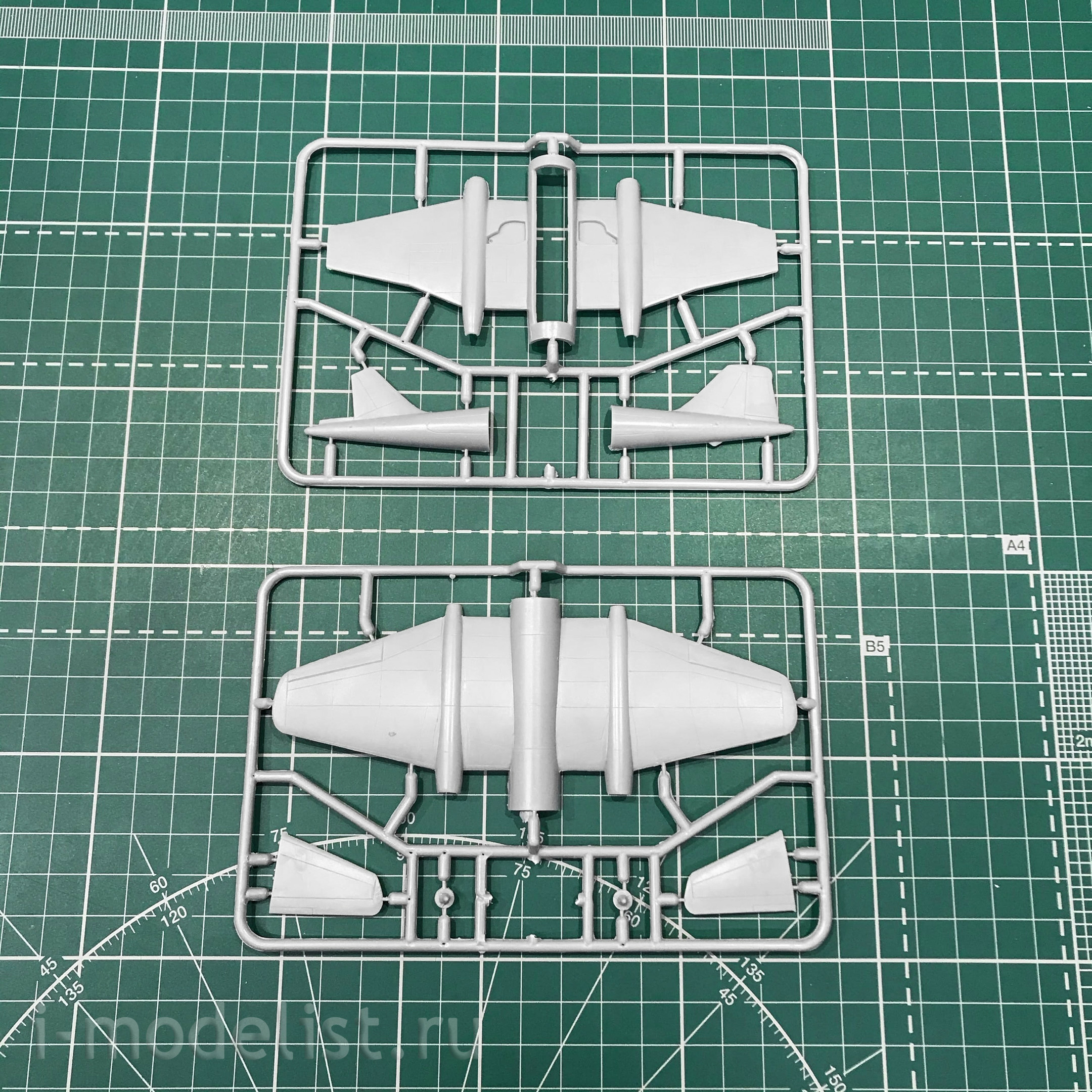 1426 Amodel 1/144 Scales The Plane E. E. Canberra B. Mk-2
