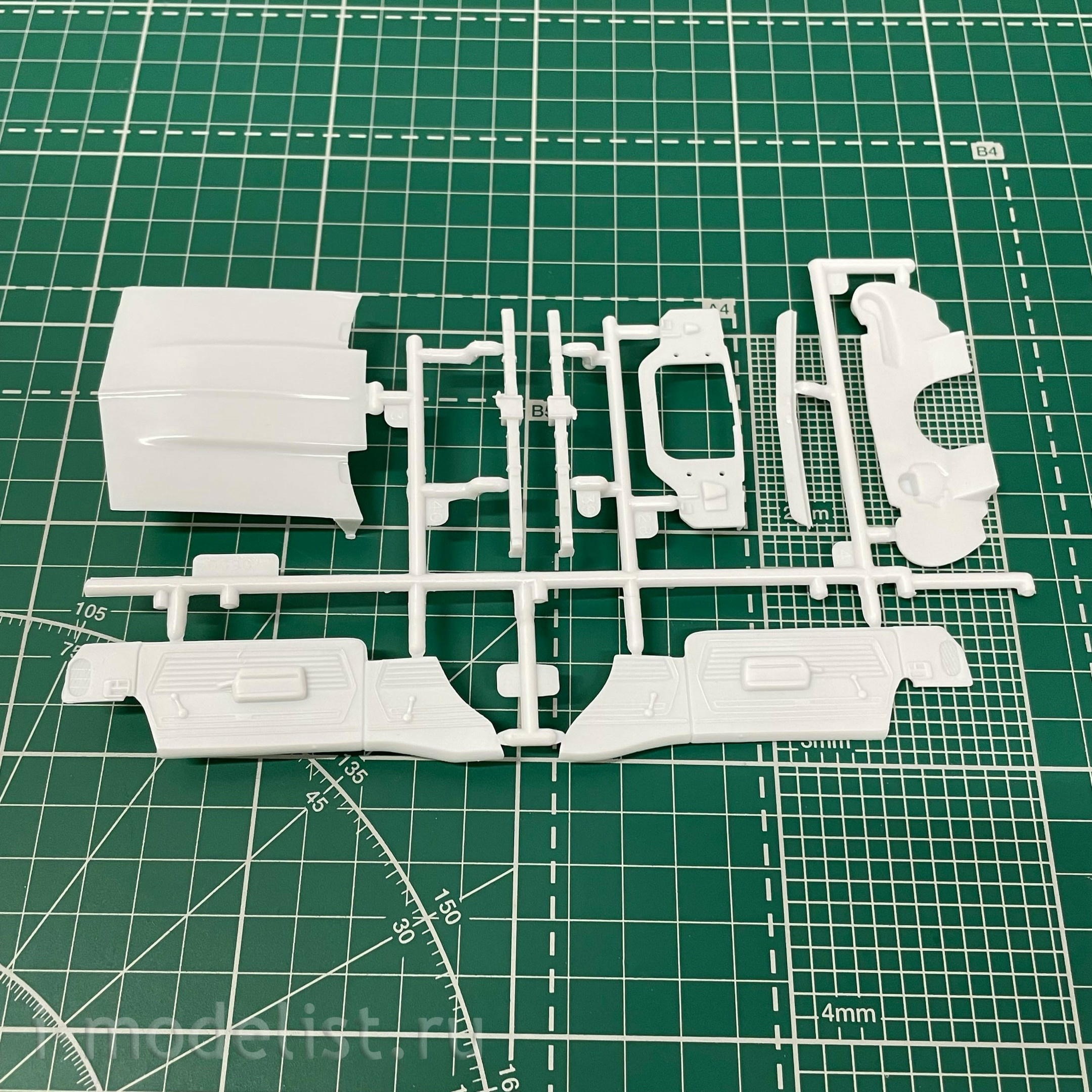07694 Revell 1/25 Fast & Furious Car 1969 Chevy Camaro Yenko