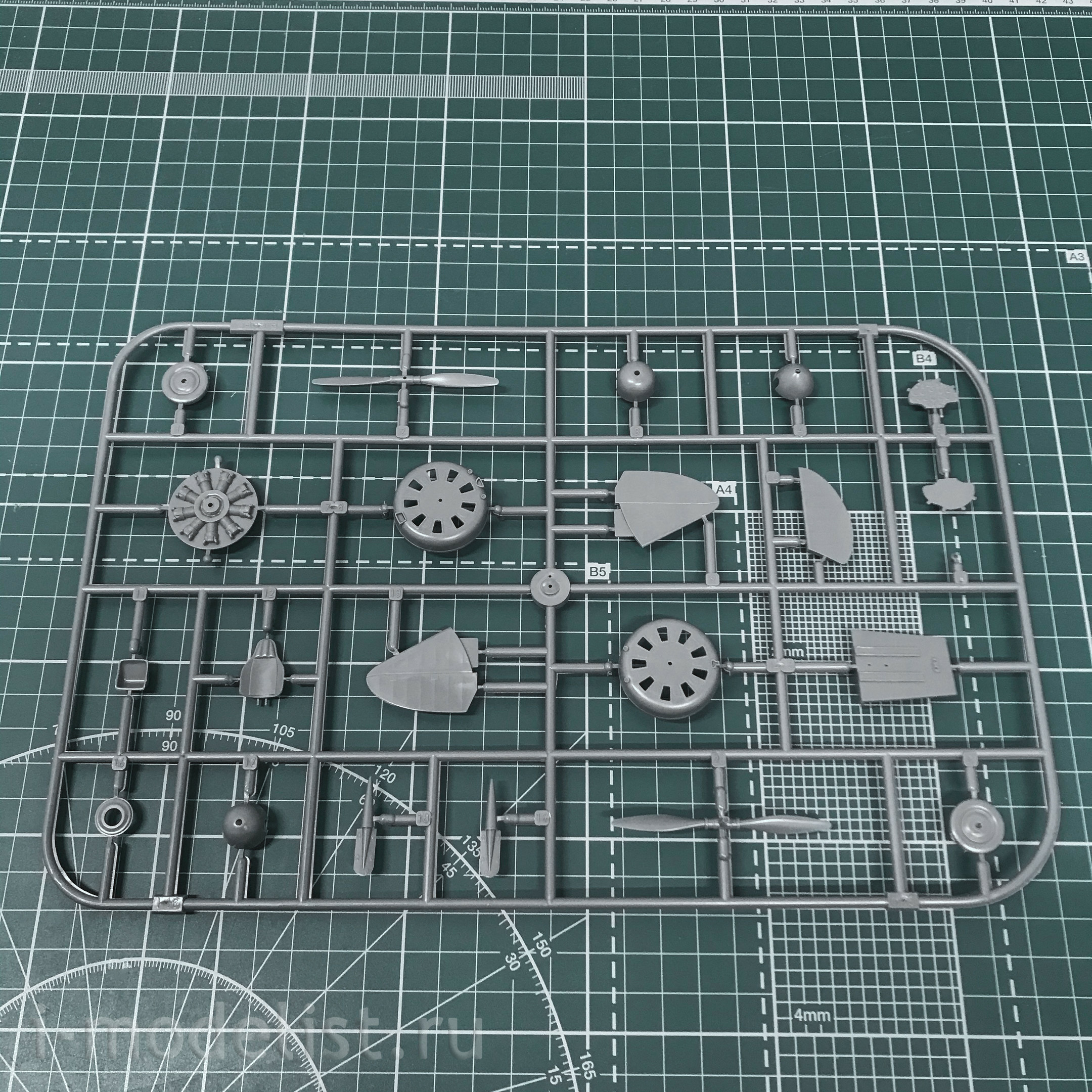 8465 Edward 1/48 I-16 Type 18