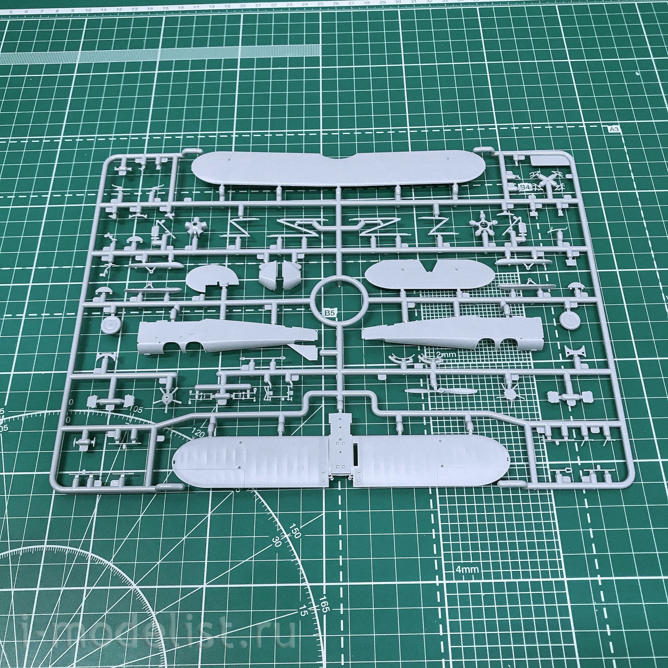 72244 ICM 1/72 U-2 / Po-2, Soviet multi-purpose aircraft II MV