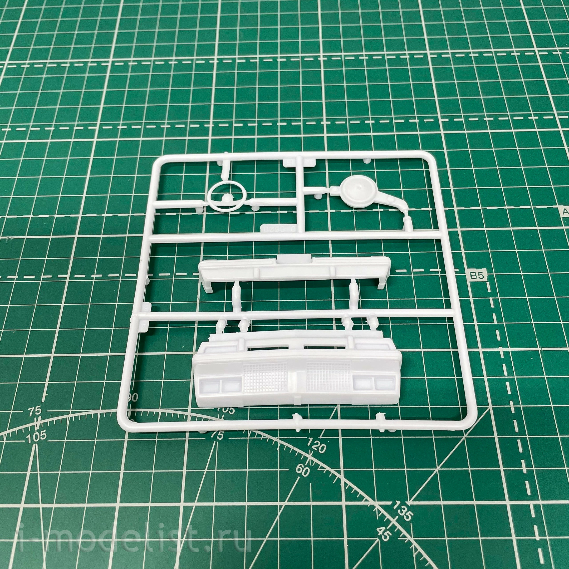 14446 Revell 1/25 Car '85 Oldsmobile 442/FE3-X Show Car