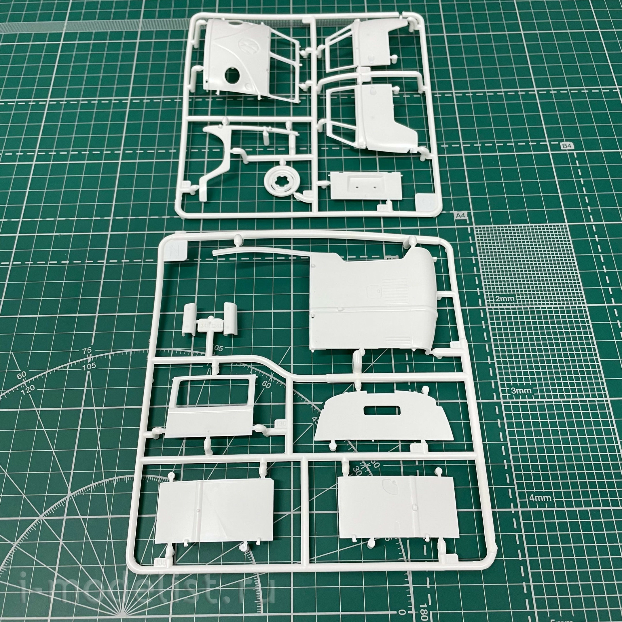 07675 Revell 1/24 Bus VW T1