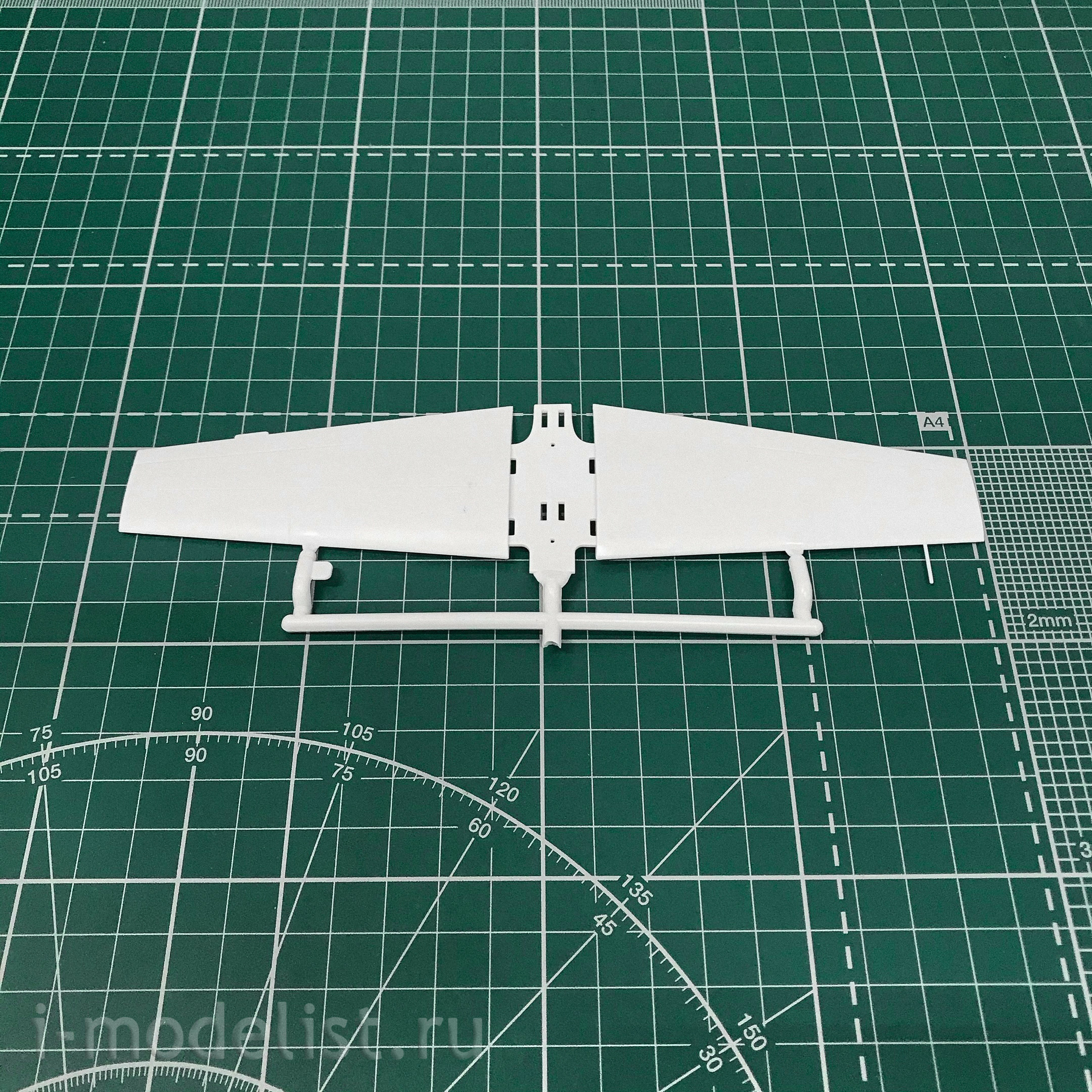 48018 ARK-models 1/48 Sports training aircraft Yak-52
