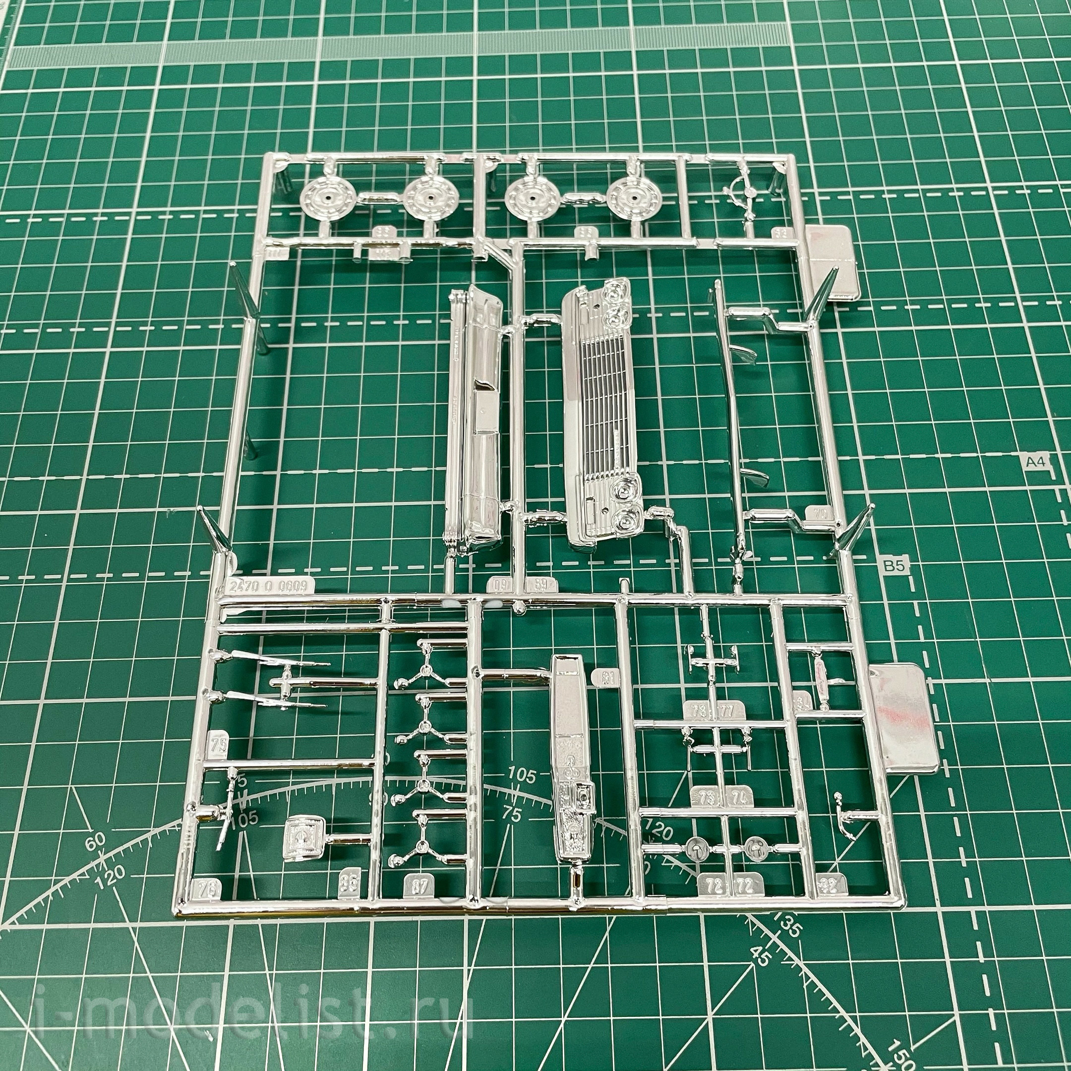 14190 Revell 1/25 Car Foose 65 Chevy Impala