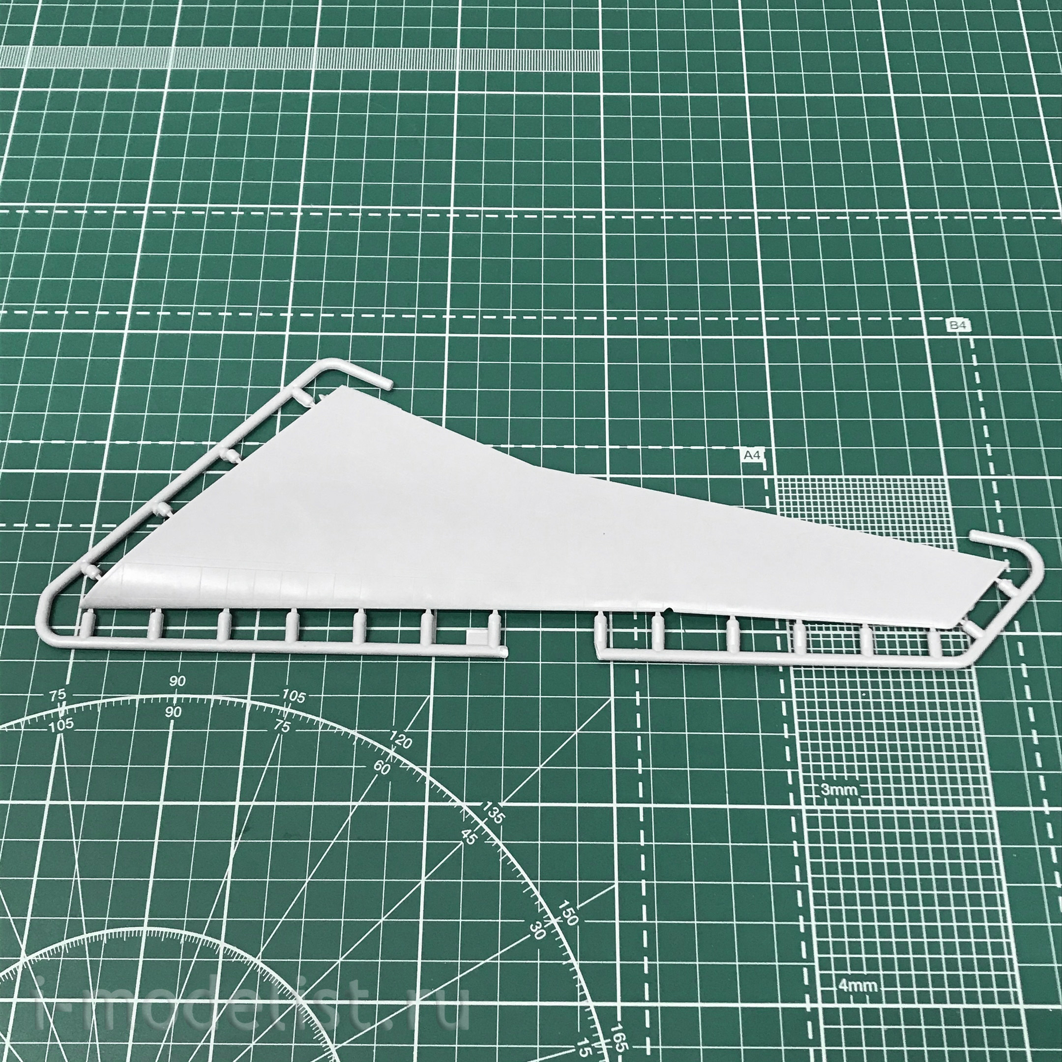 144154-3 Orient Express 1/144 Airliner 747SP RR SAUDI ARABIAN