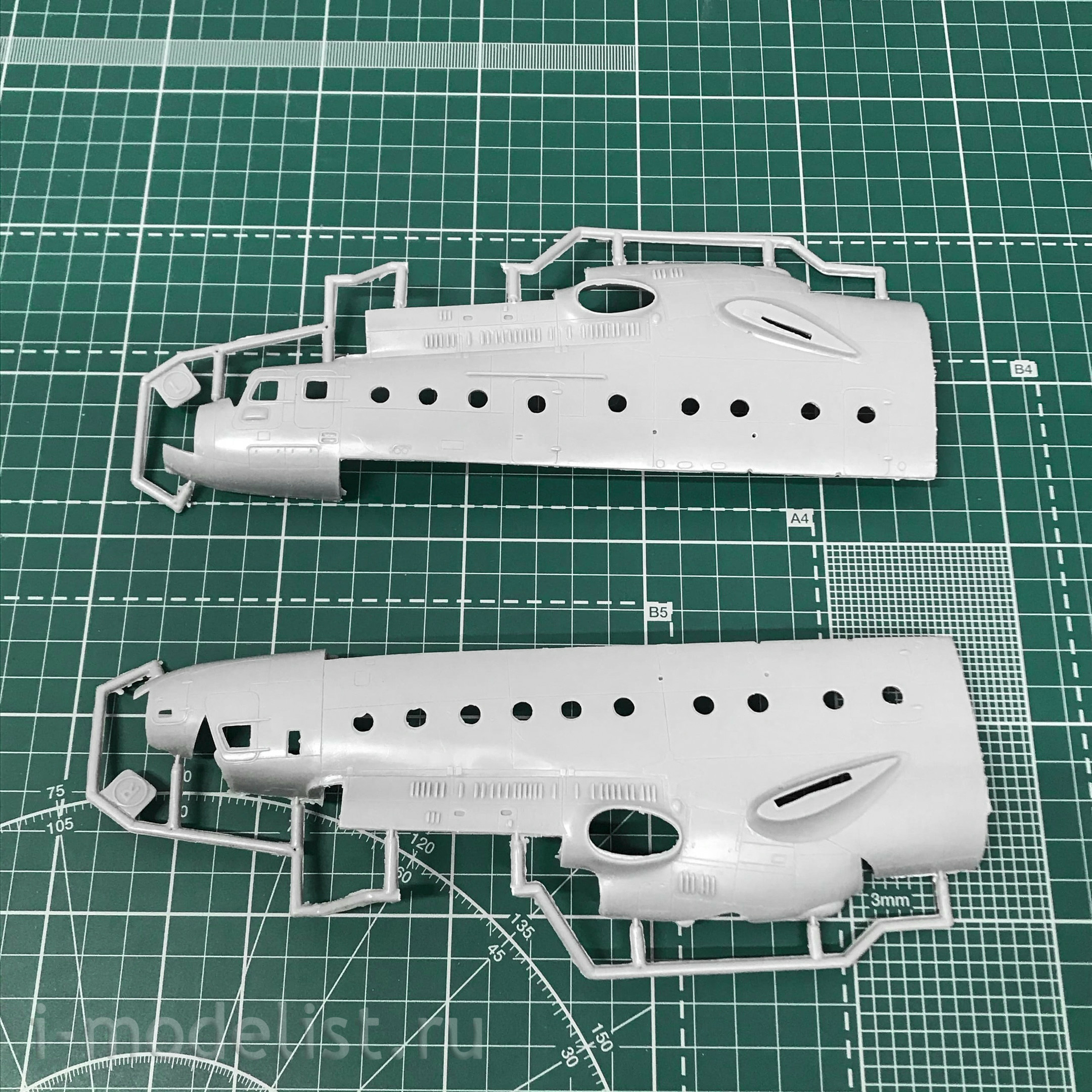 72149 Amodel 1/72 Helicopter
