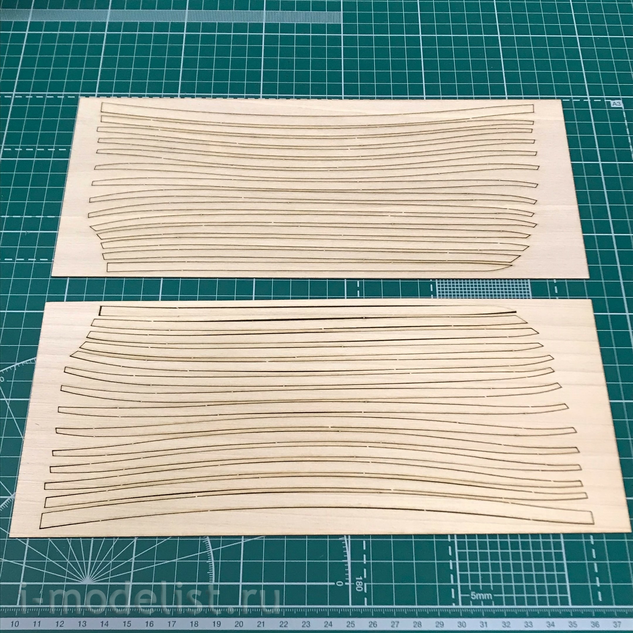 LSM0403 LSModel 1/24 Scale wooden model Sailing and rowing YAL-6