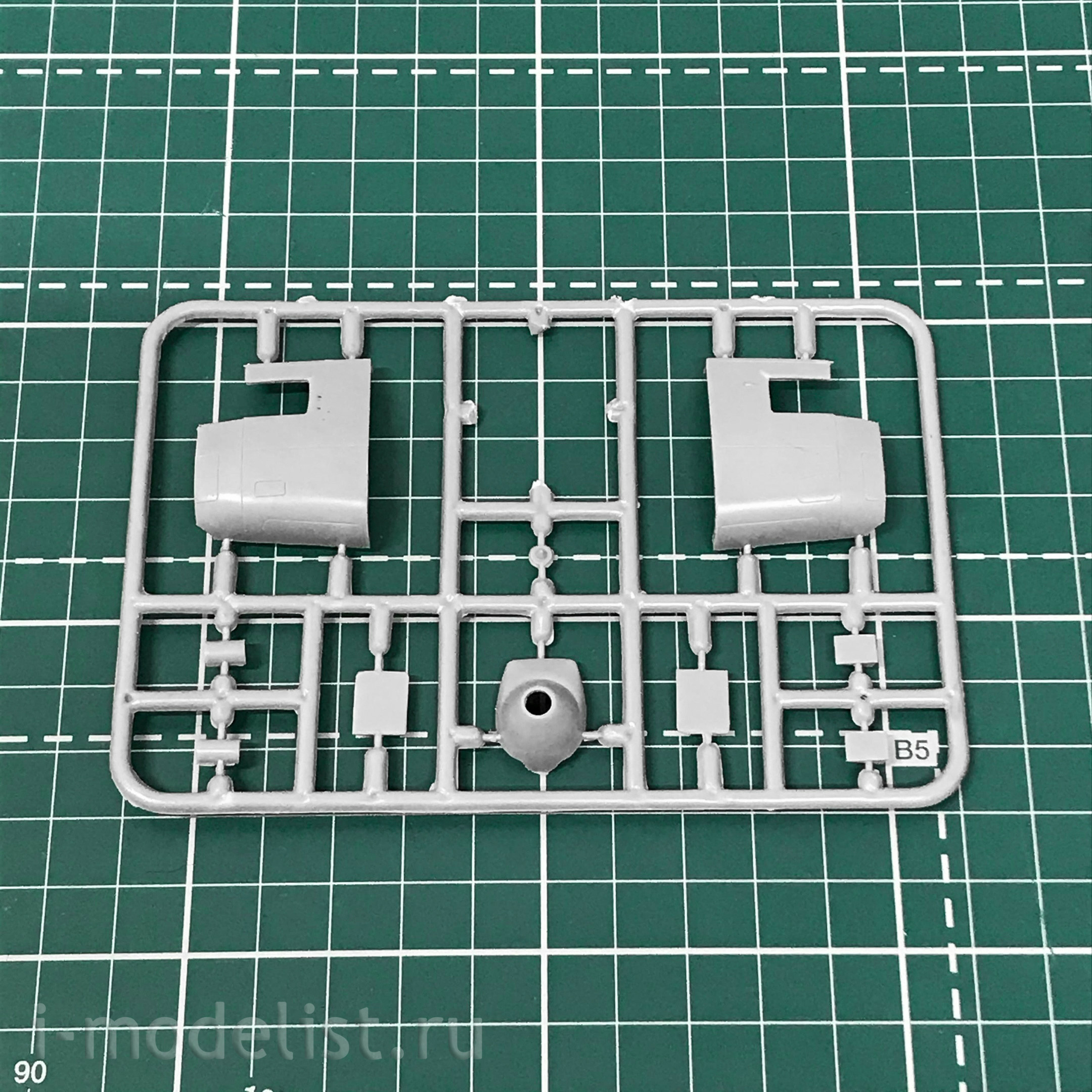 72141-01S Amodel 1/72 Antonov An-8 Vsu Tg-16 Nato code 
