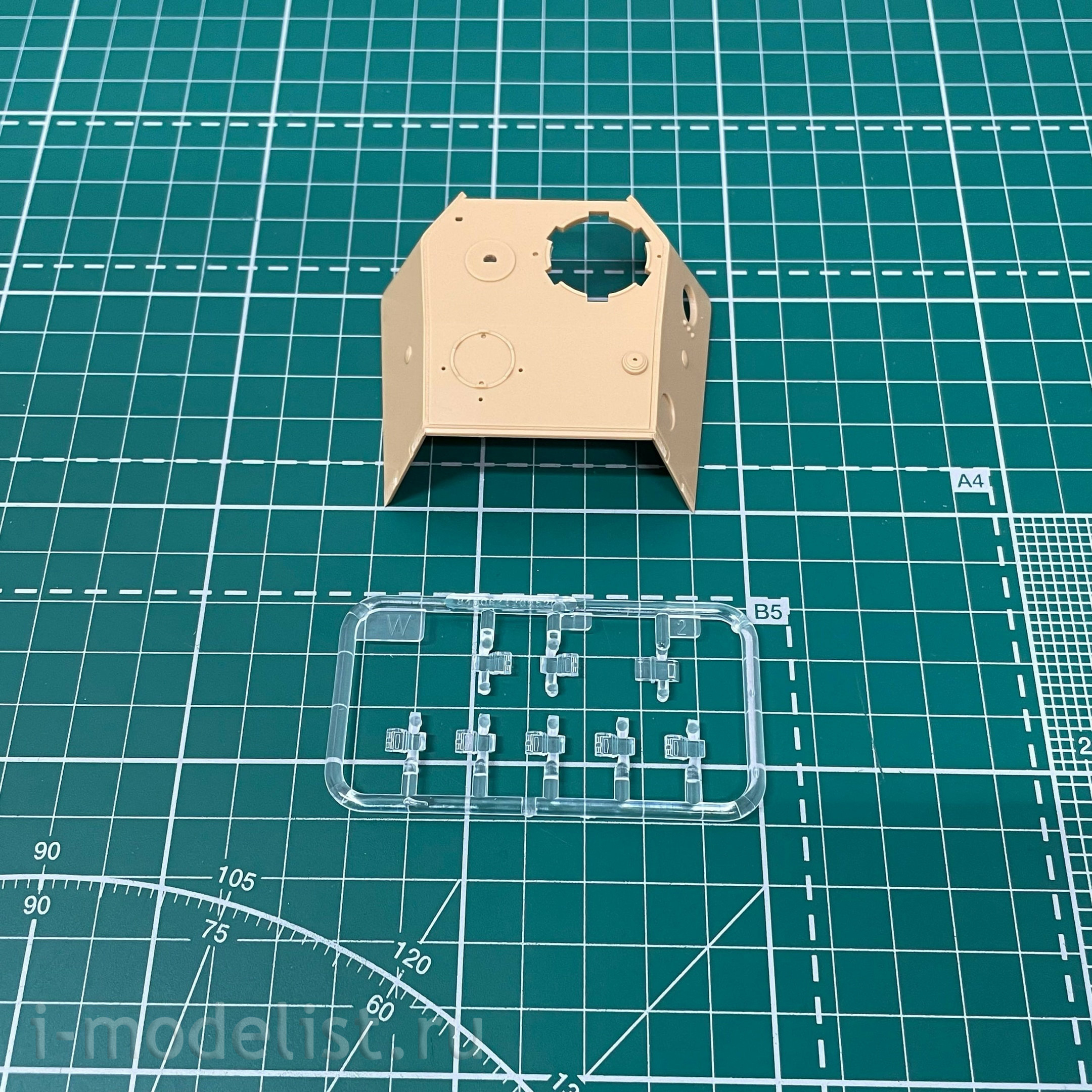 84534 HobbyBoss 1/35 German tank PzBeobWg V Aus. A