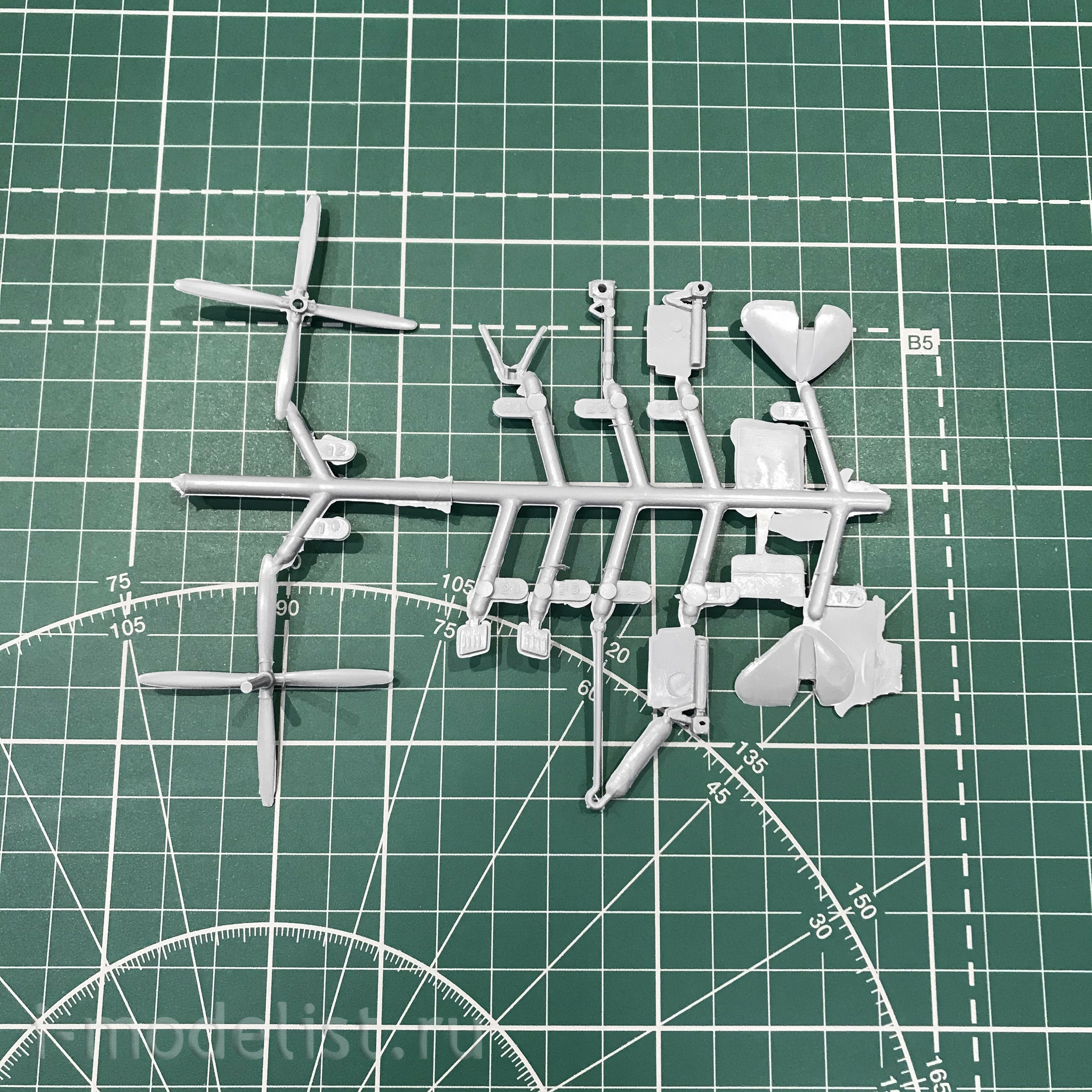 72266 East Express 1/72 anti-Submarine aircraft Gannet MK.One
