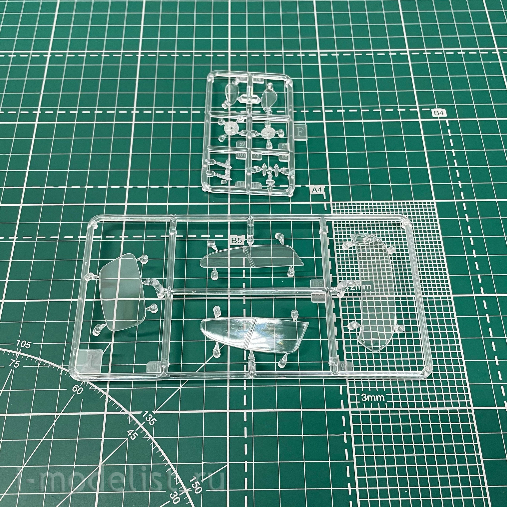 07668 Revell 1/24 Jaguar E-Type Sports car (Coupé)