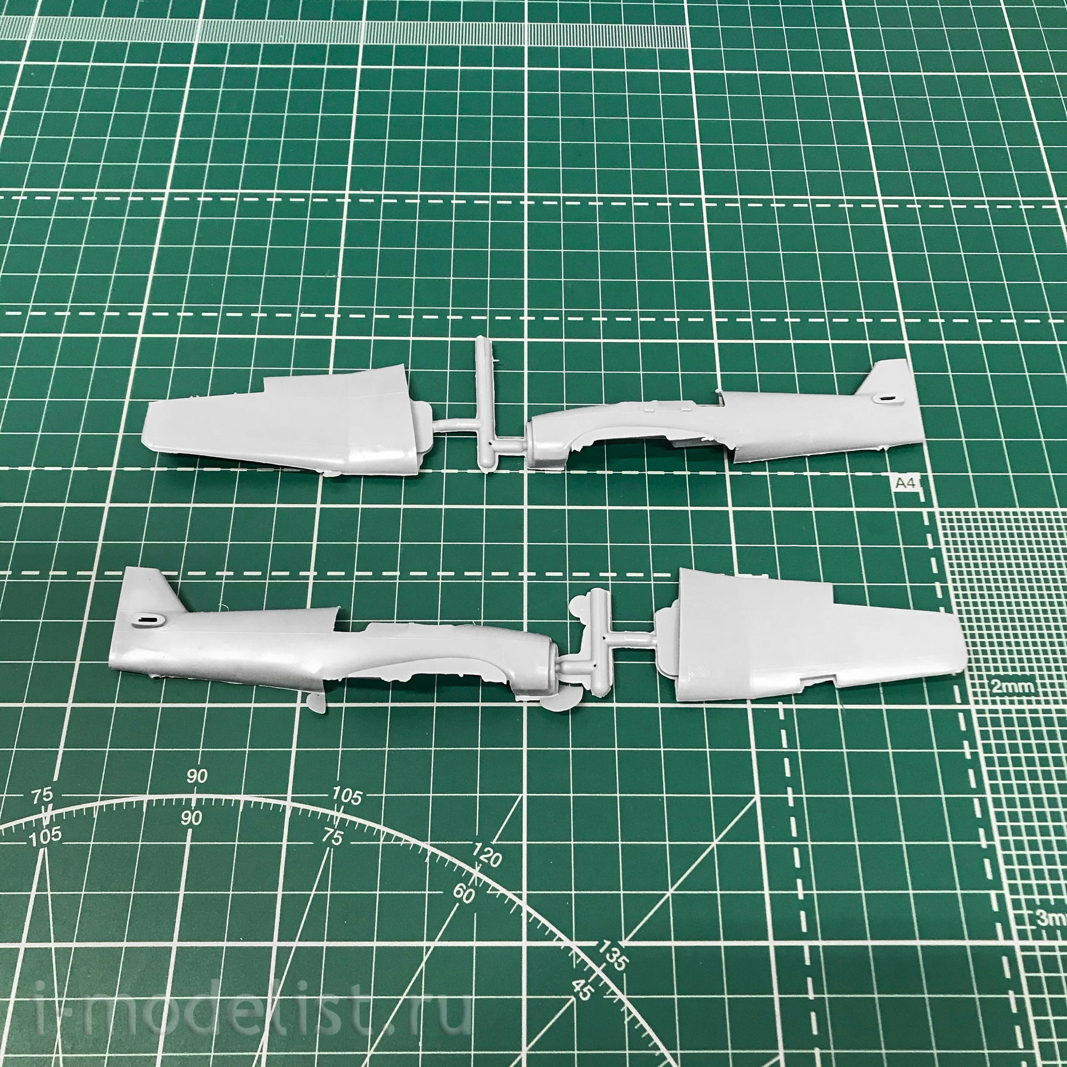72020 ARK-models 1/72 Training aircraft M. 27 “Master”