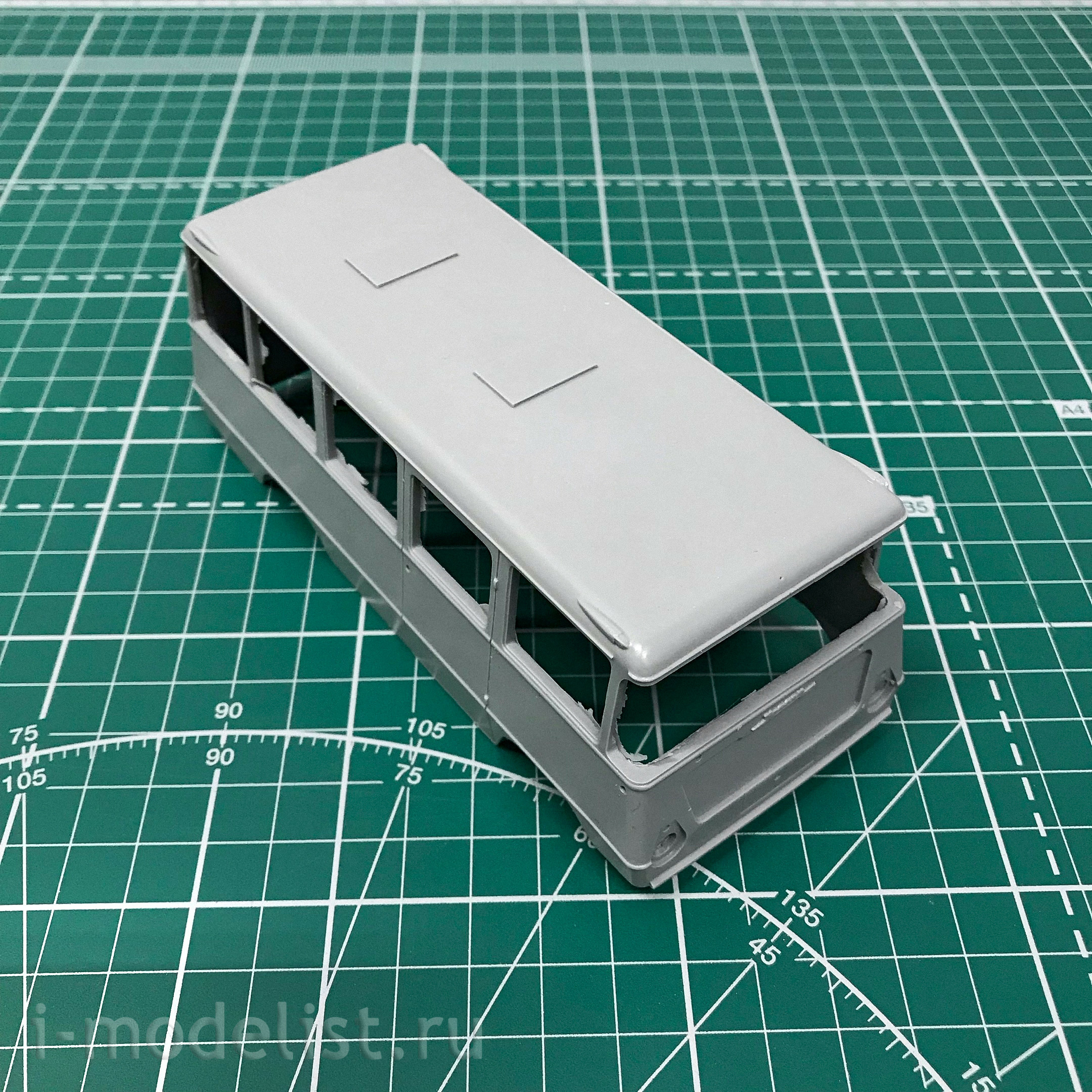 4053AVD AVD Models 1/43 U-70C Bus