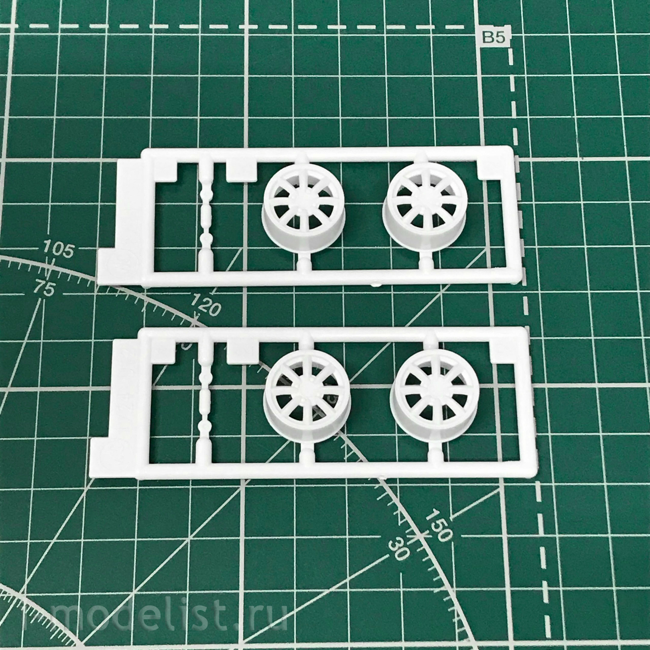 21135 Hasegawa 1/24 Nissan Bluebird 4Door Sedan SSS-R (U12) Early (1987)